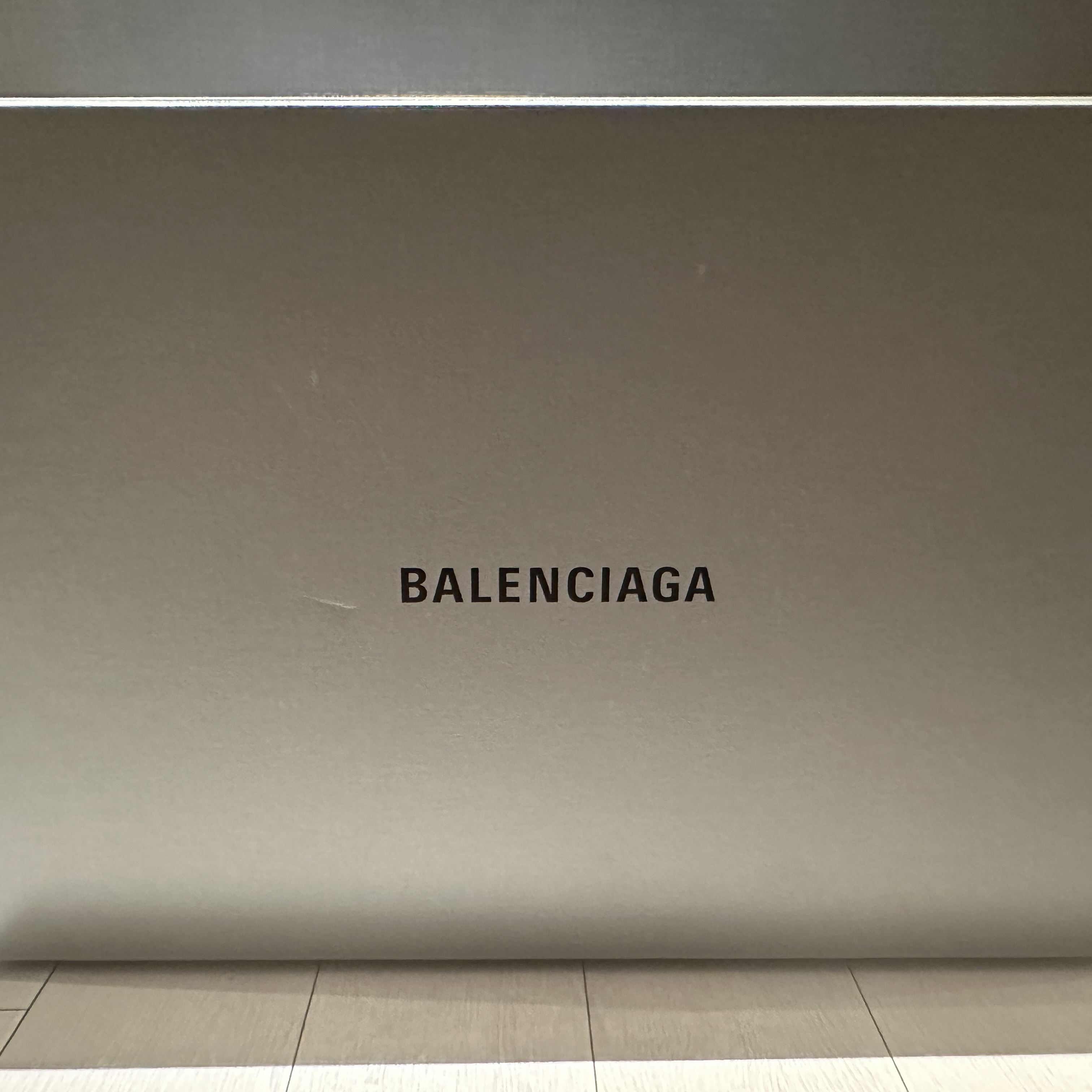 Balenciaga 3XL Sneakers White Red Blue 착용 스타일 - 1