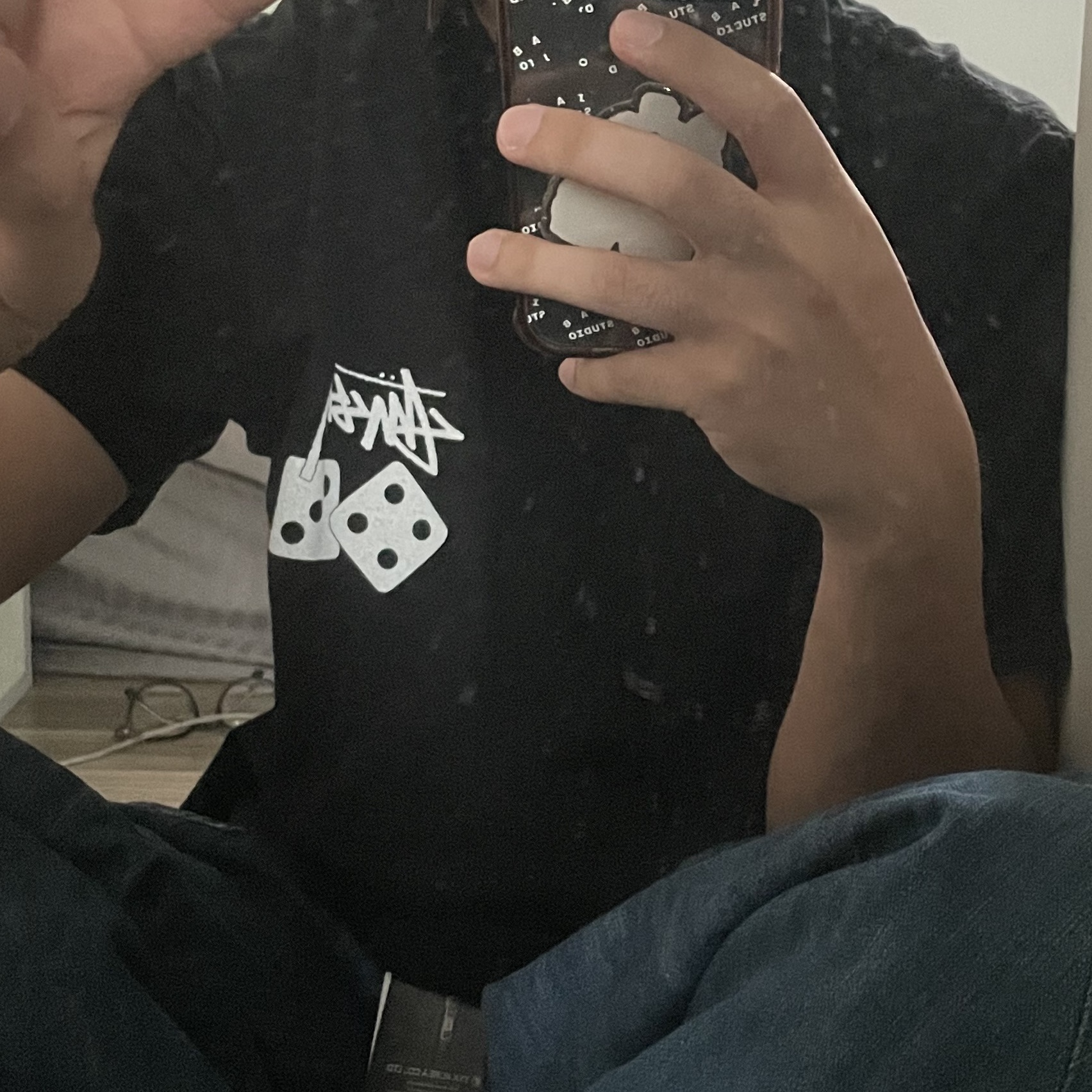 Stussy Dice Pigment Dyed T-Shirt Black 2023, Casetify x IAB Studio iPhone White Logo Impact Case Frost White 착용 스타일 - 2