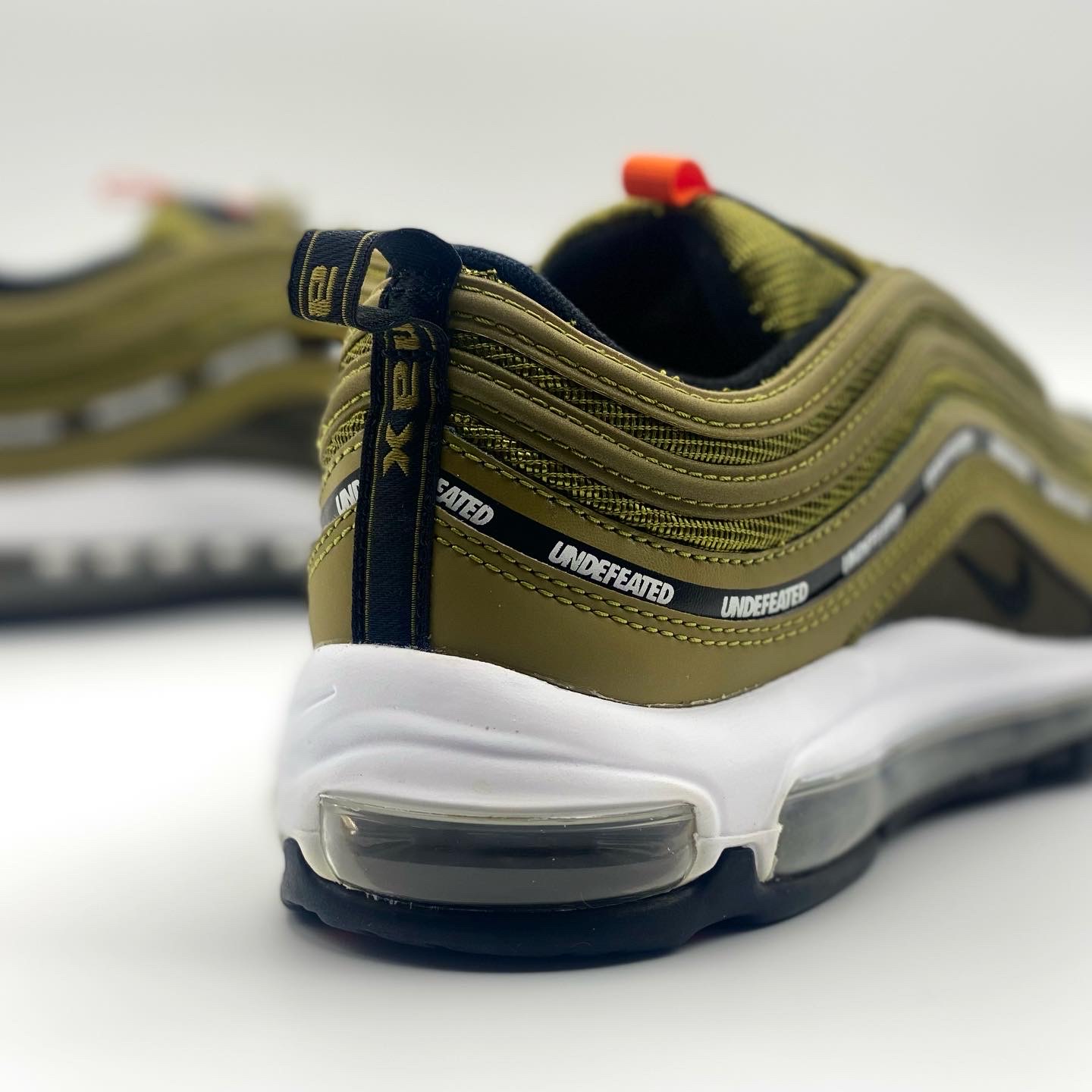 Nike x Undefeated Air Max 97 Militia Green 착용 스타일 - 3