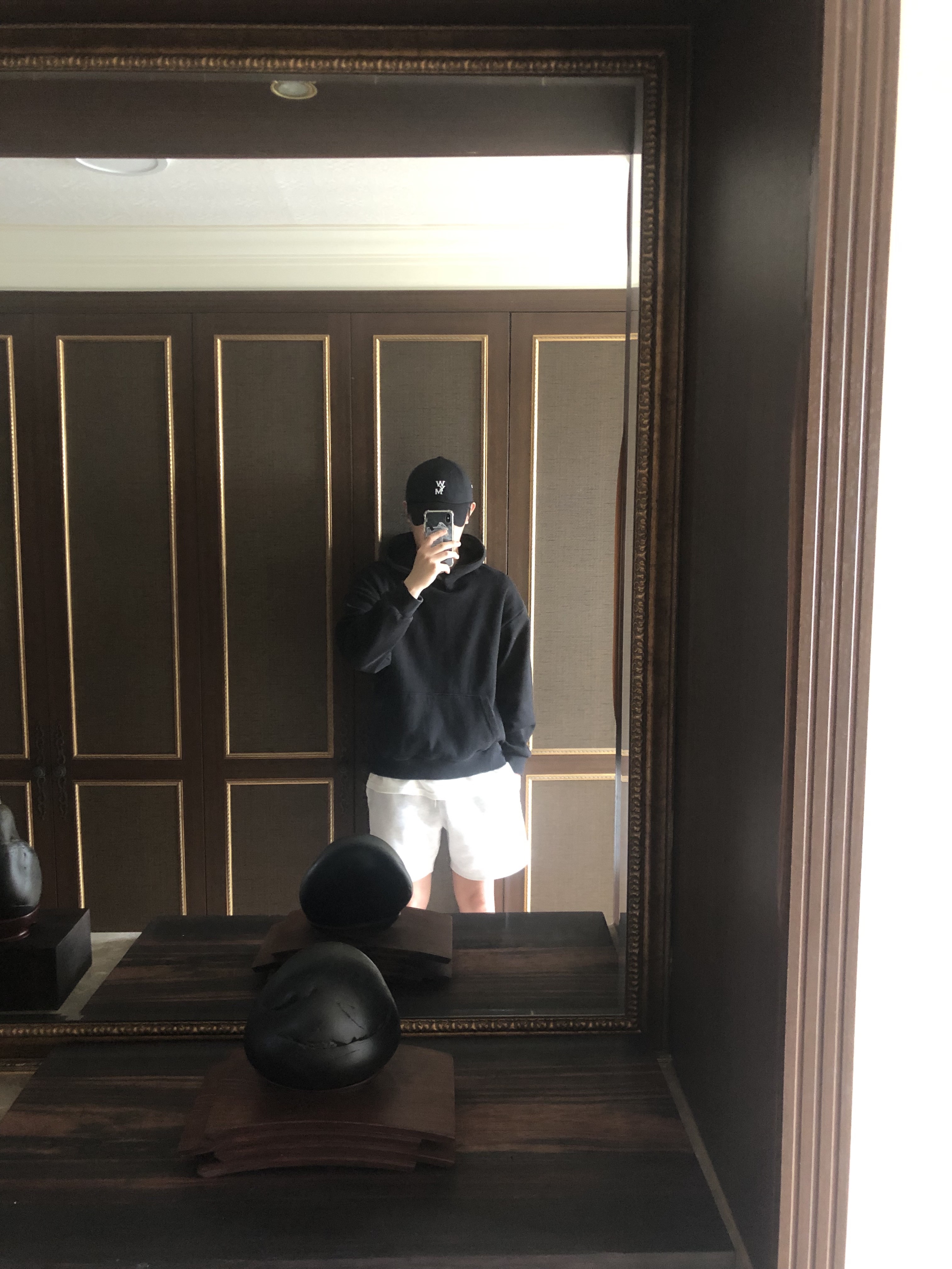 Wooyoungmi Logo Ball Cap Black 착용 스타일