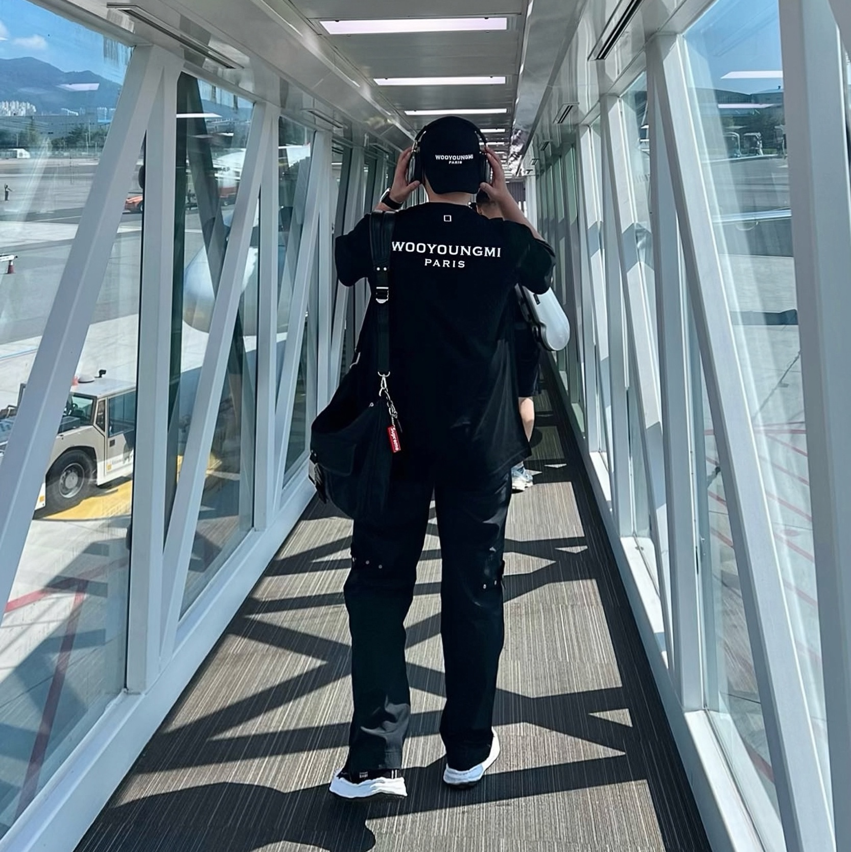 Wooyoungmi Embroidered Ball Cap Black - 23SS, Apple AirPods Max Lightning Space Gray (Korean Ver.) 착용 스타일 - 1