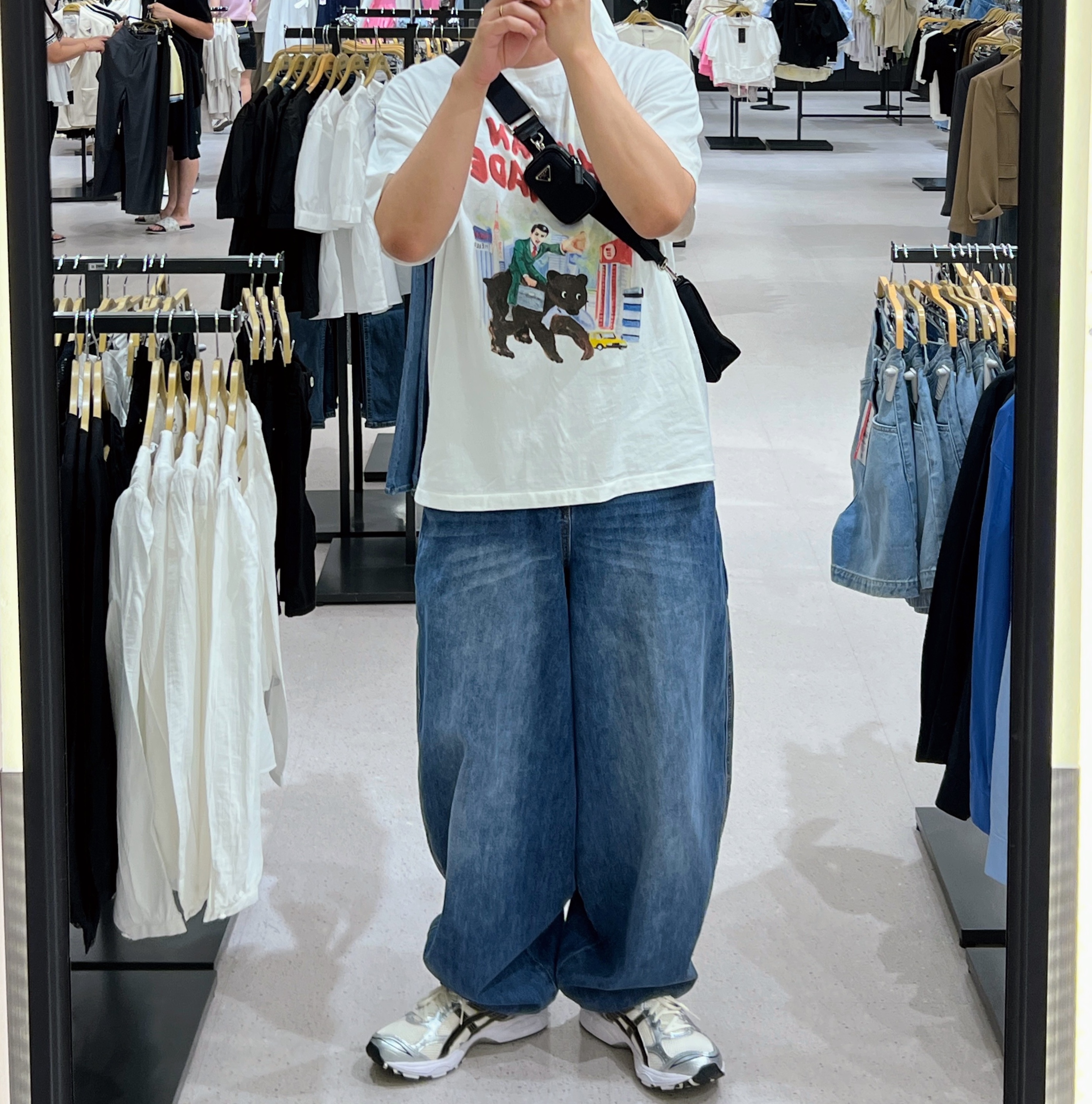 Human Made Keiko Sootome T-Shirt #7 White, Prada Re-Nylon and Saffiano Leather Shoulder Bag Black 착용 스타일