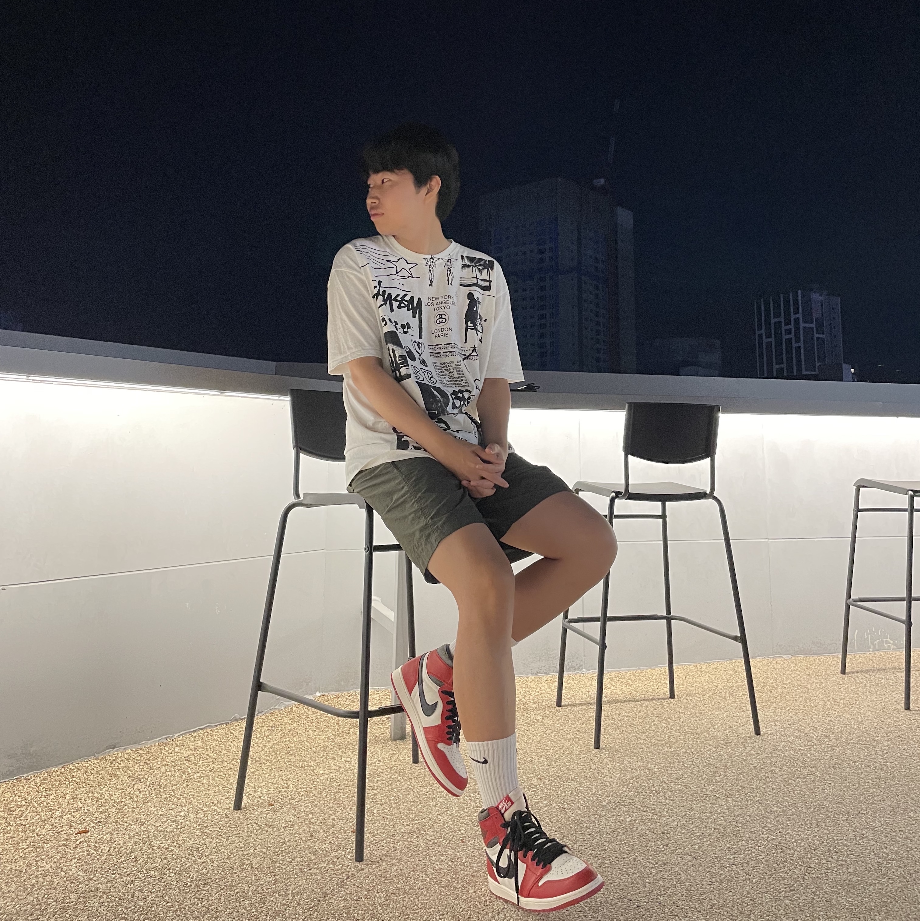 Stussy Sara T-Shirt White, Jordan 1 Retro High OG Chicago 2022 착용 스타일 - 2