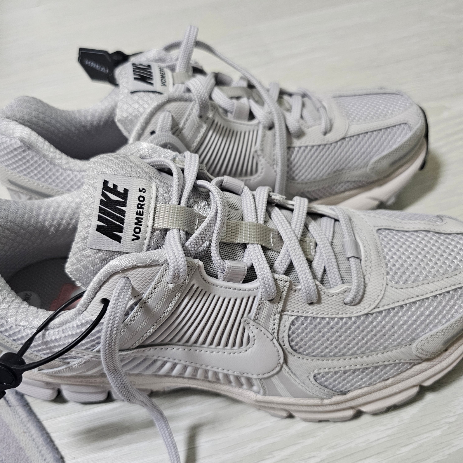 Nike Zoom Vomero 5 SP Vast Grey 2023 착용 스타일