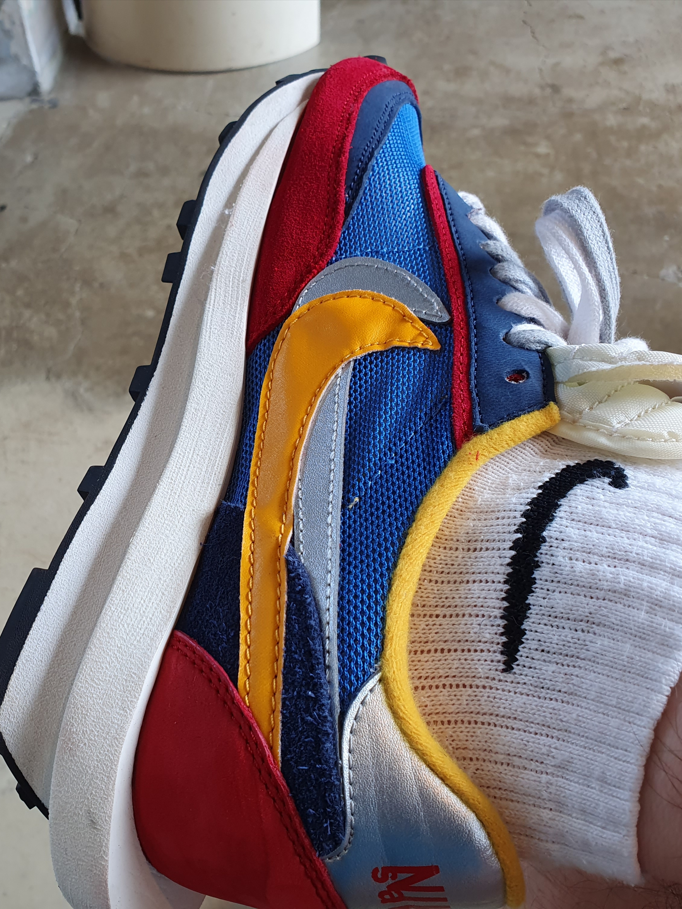 Nike x Sacai LDWaffle Blue Multi 착용 스타일 - 1