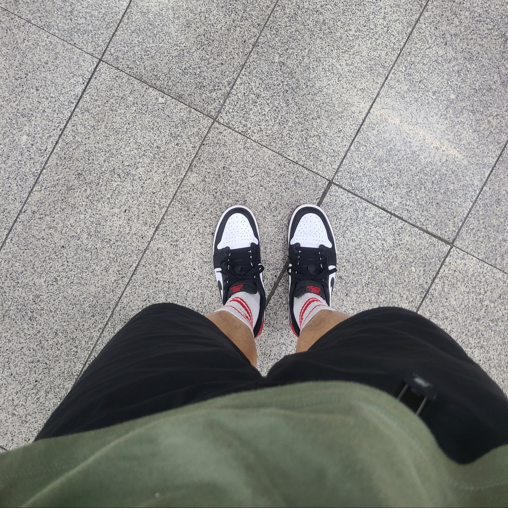 Jordan 1 Retro Low OG Black Toe 착용 스타일