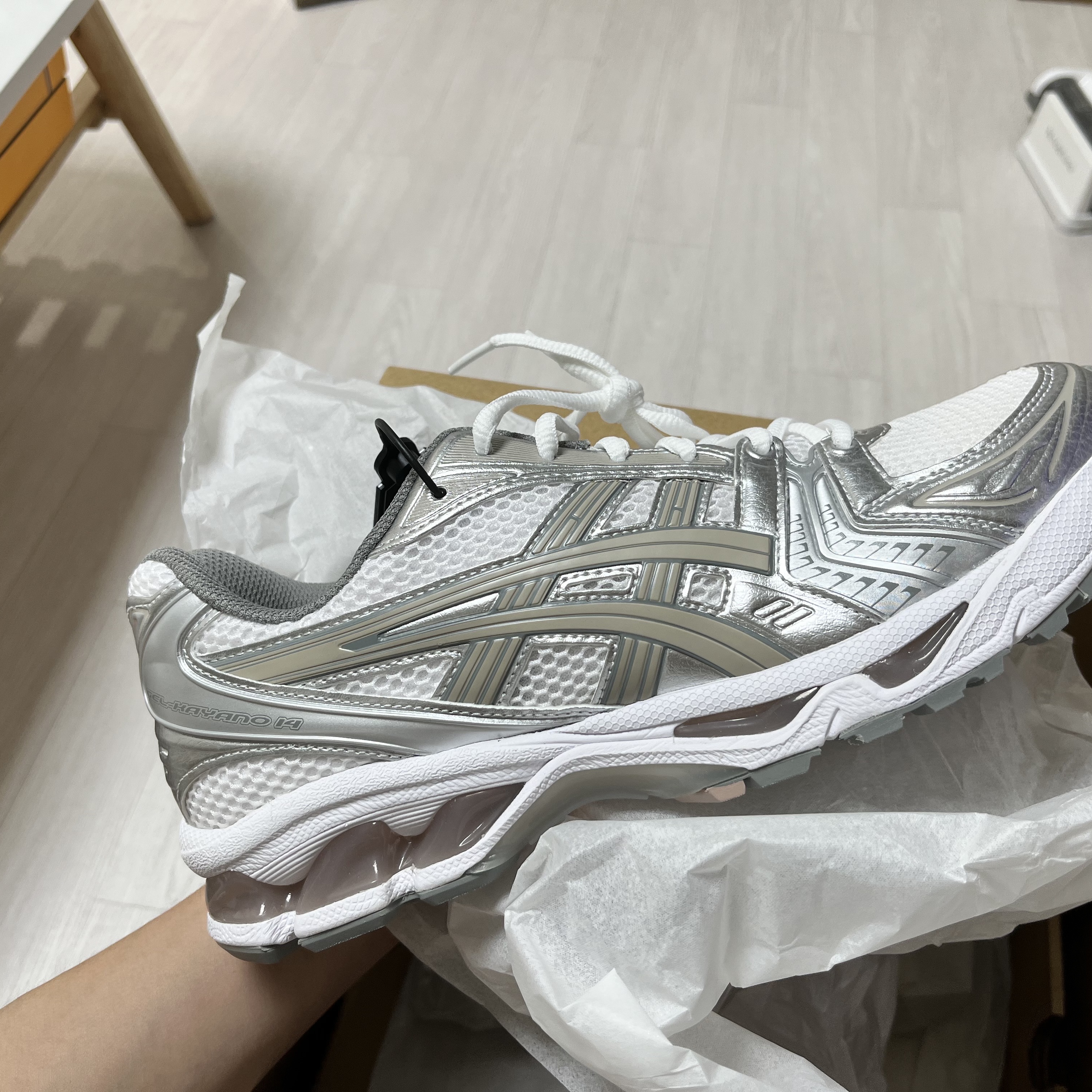 (W) Asics Gel-Kayano 14 White Moonrock 착용 스타일 - 1