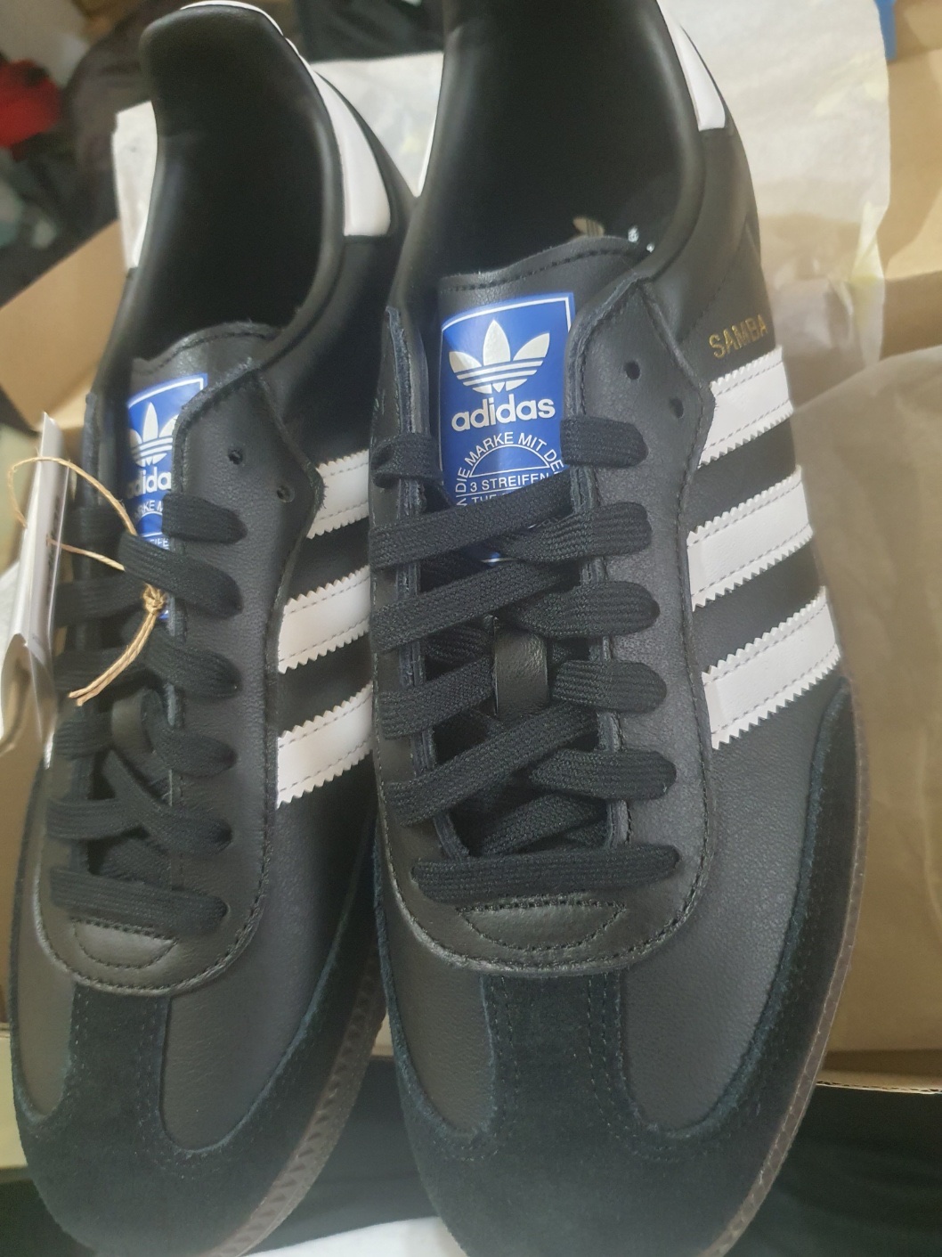 Adidas Samba OG Black White Gum 착용 스타일