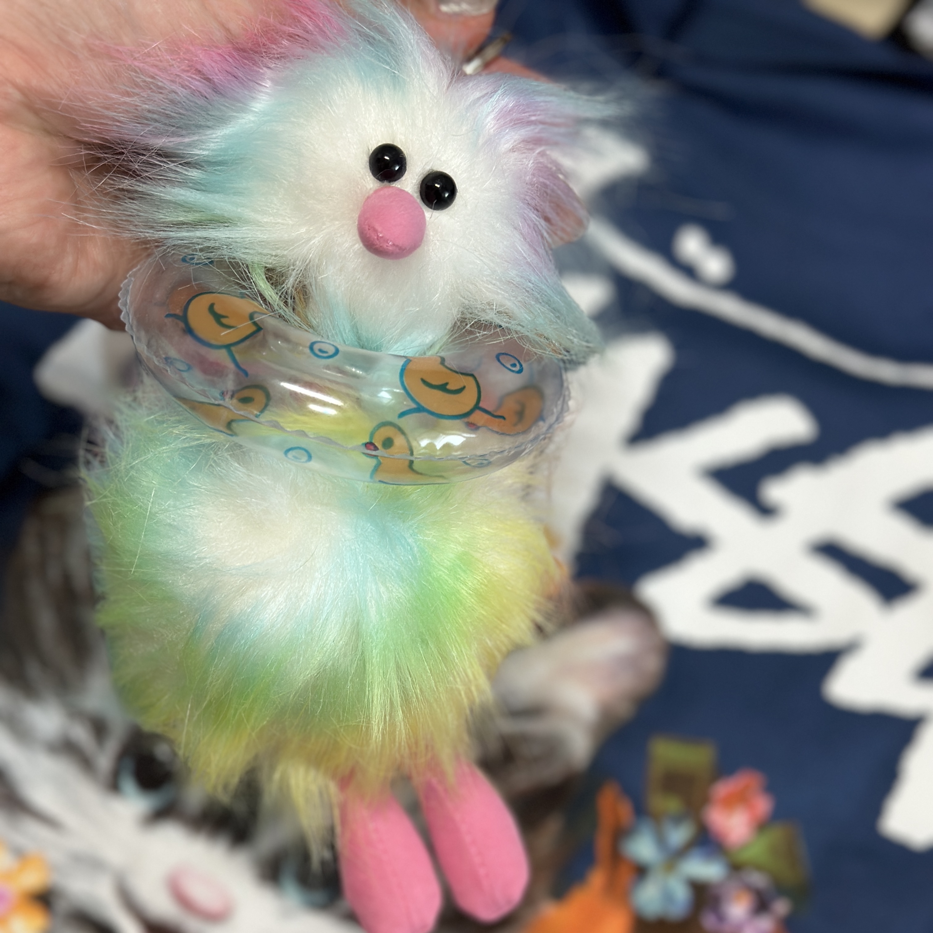 Cosymosy Ugly Bird Keyring Rainbow 착용 스타일 - 2