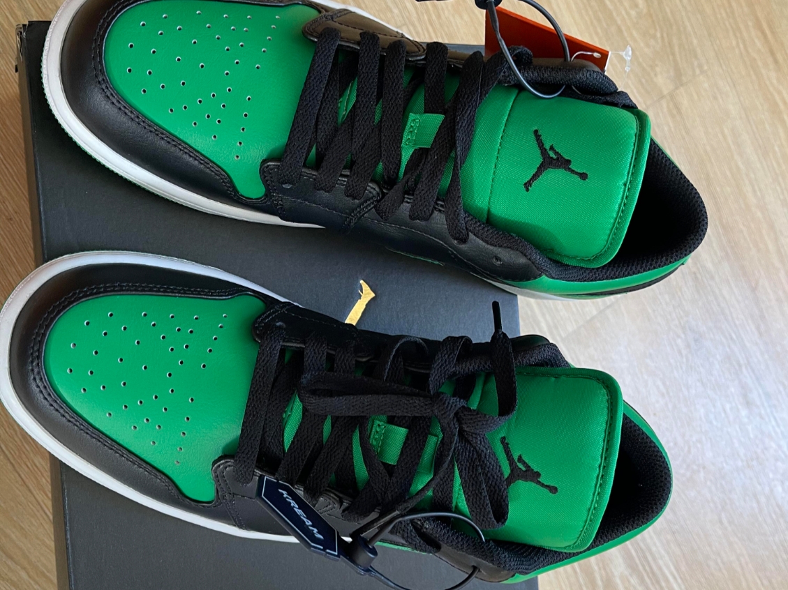 Jordan 1 Low Lucky Green 착용 스타일 - 1