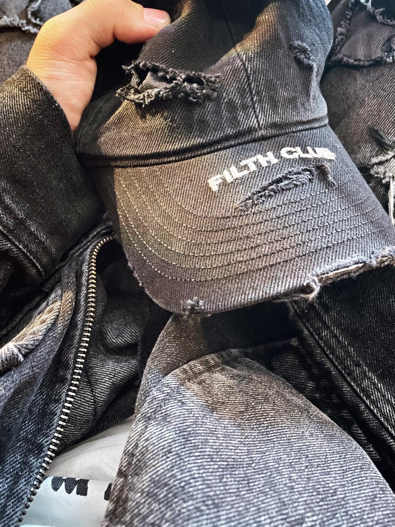 Project G/R Distressed Filth Club Cap Washed Black 착용 스타일 - 2