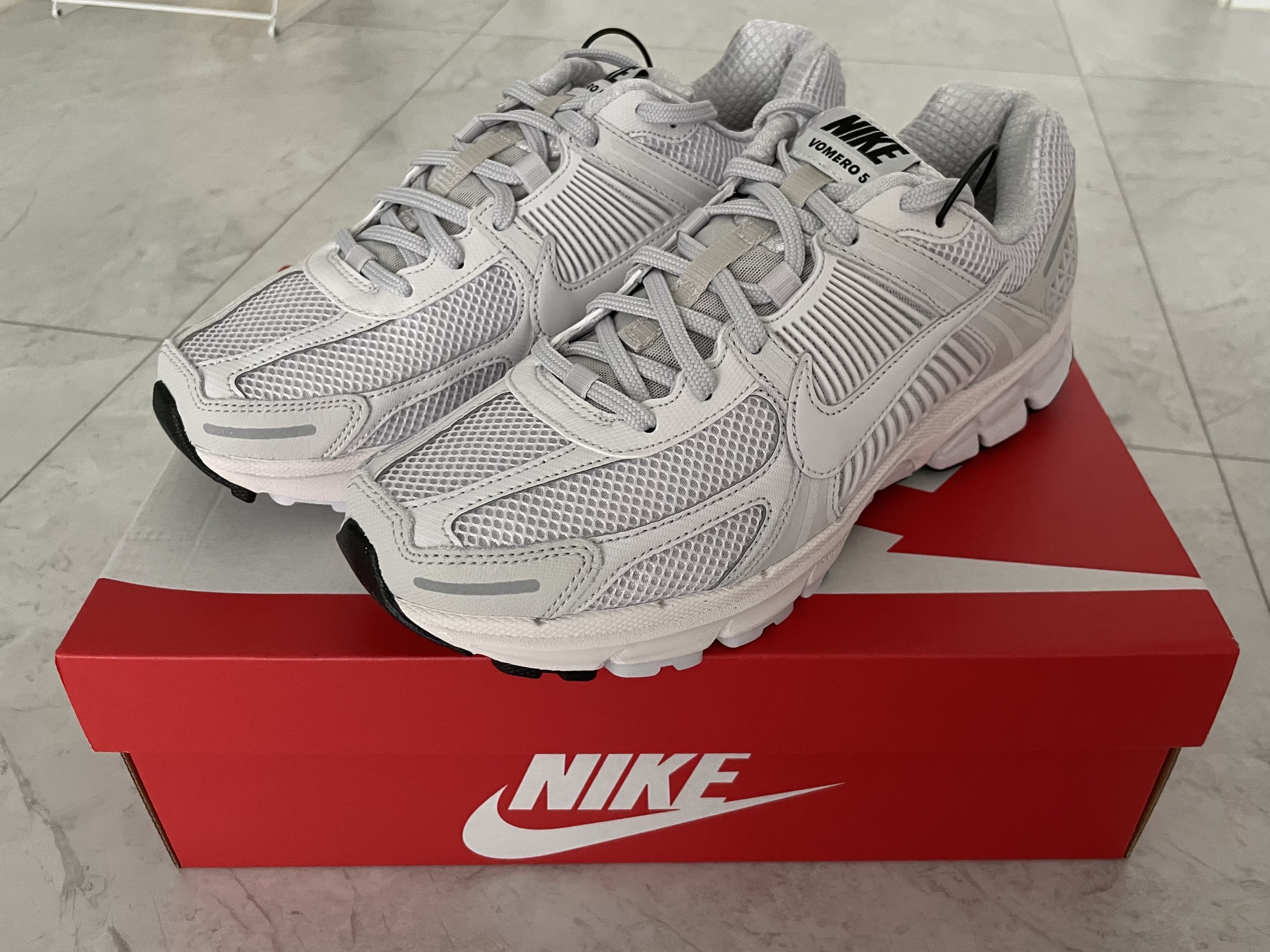 Nike Zoom Vomero 5 SP Vast Grey 2023 착용 스타일 - 3