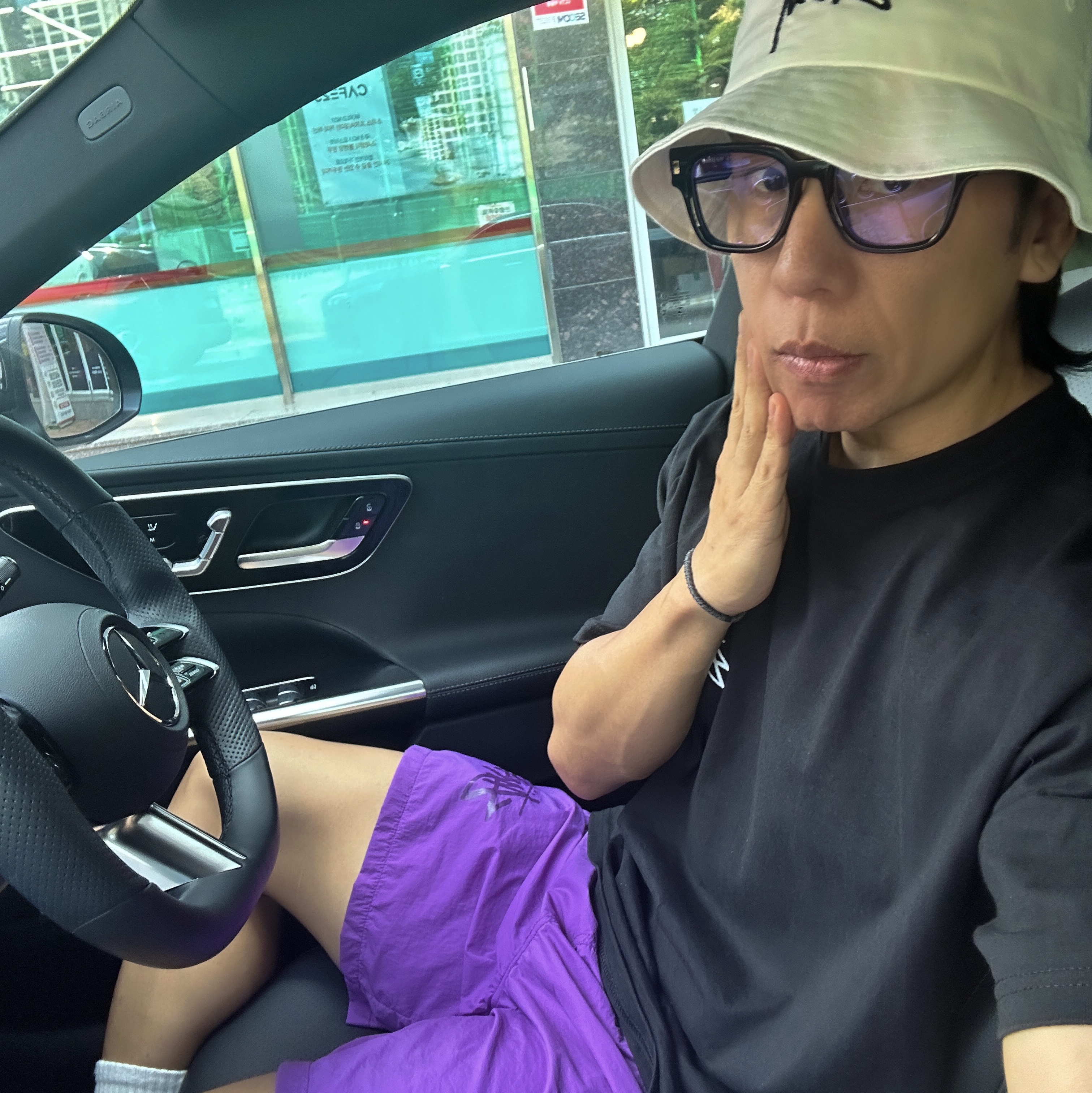 Stussy Kittens T-Shirt Black, Stussy Big Stock Nylon Shorts Purple 착용 스타일