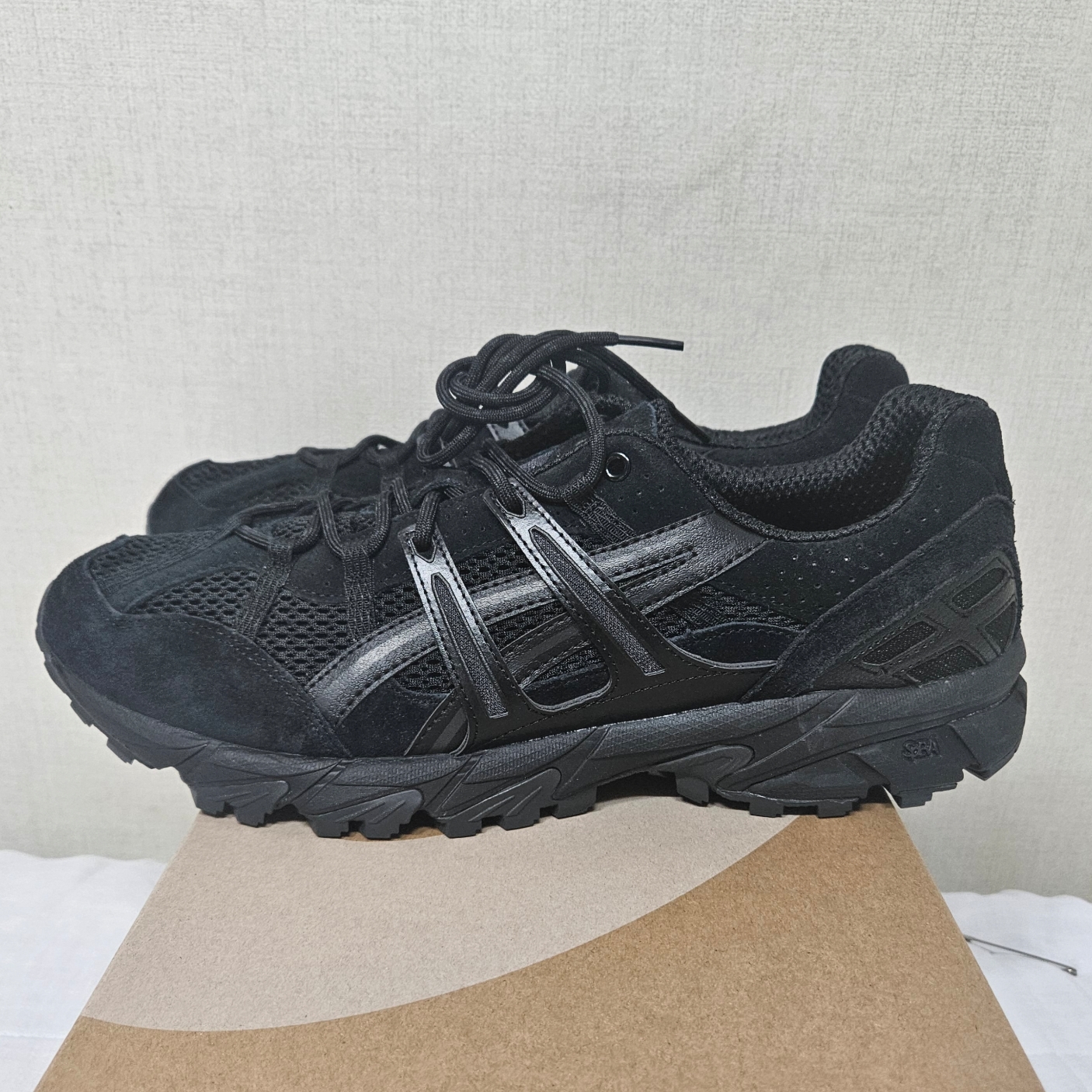 Asics Gel-Sonoma 15-50 Black 착용 스타일