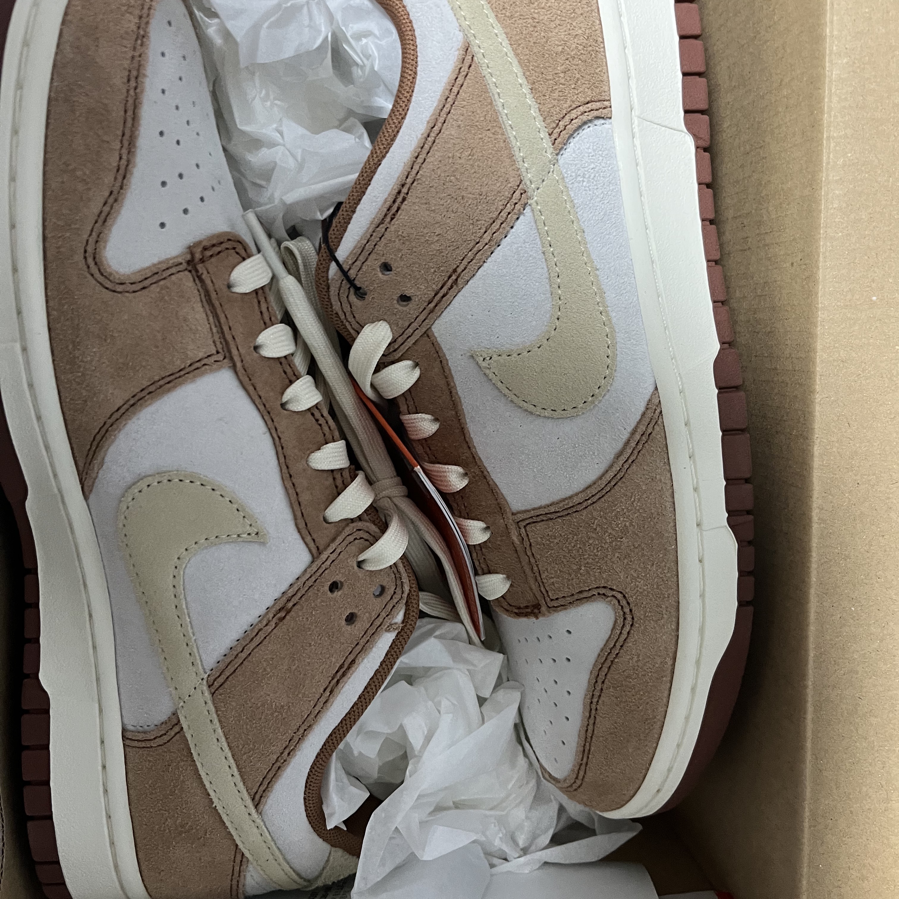 Nike Dunk Low Pro Premium Medium Curry 착용 스타일