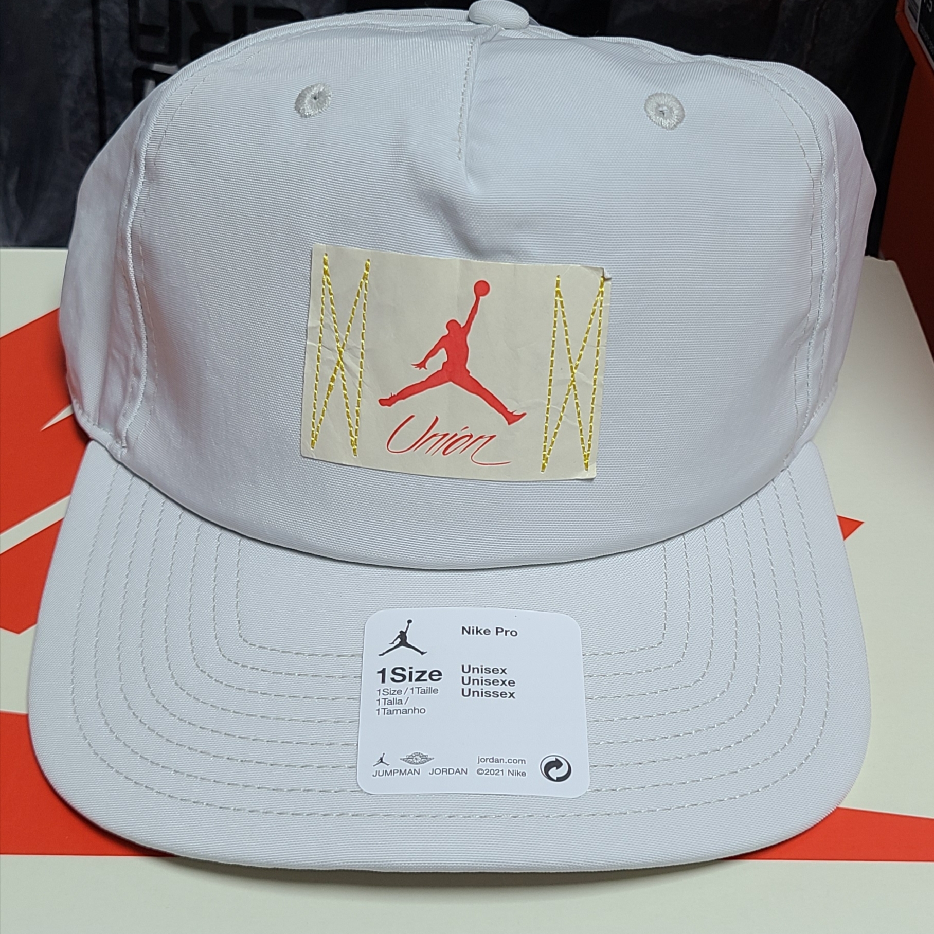 Jordan x Union Cap Photon Dust 착용 스타일 - 1