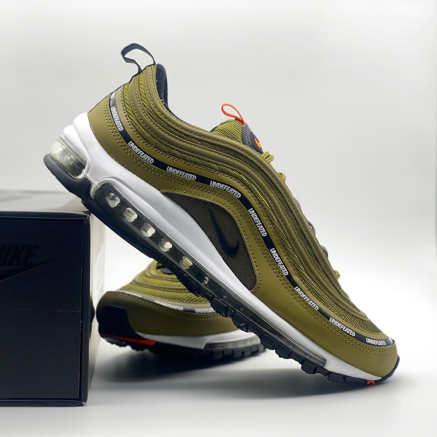 Nike x Undefeated Air Max 97 Militia Green 착용 스타일 - 5