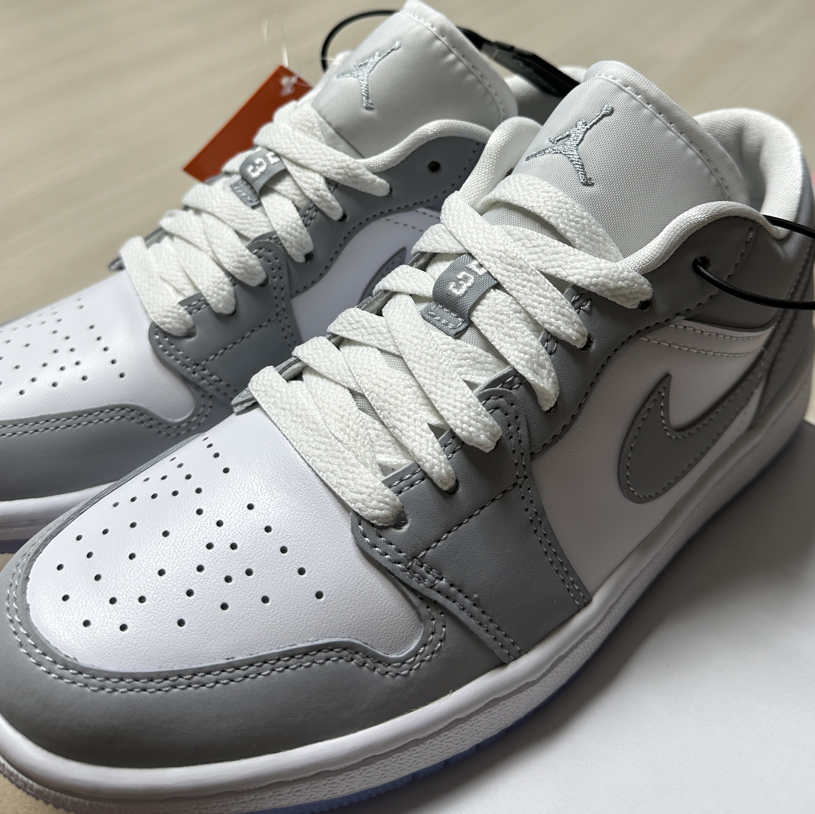 (W) Jordan 1 Low White Wolf Grey 착용 스타일