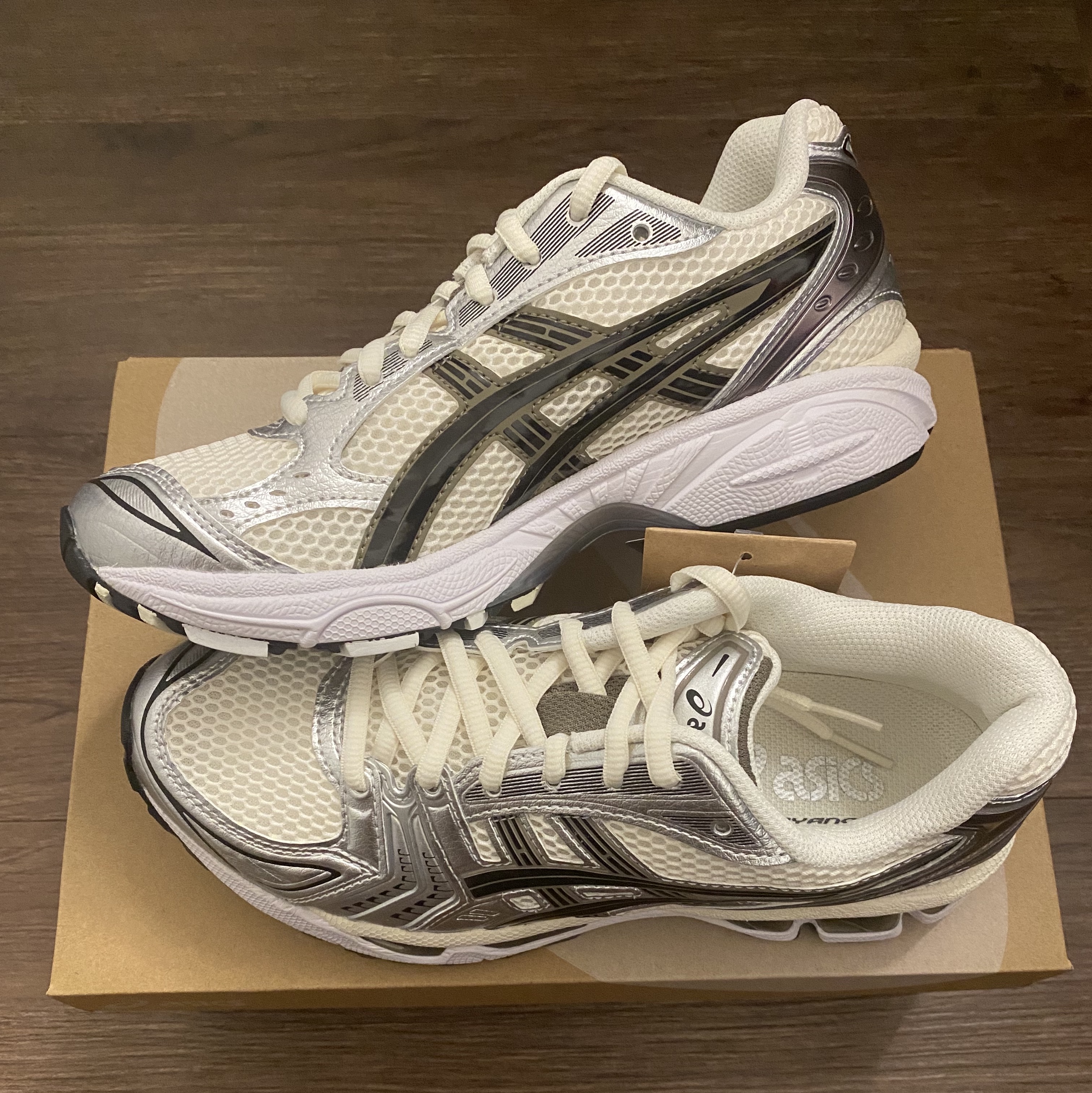 Asics Gel-Kayano 14 Cream Black 착용 스타일