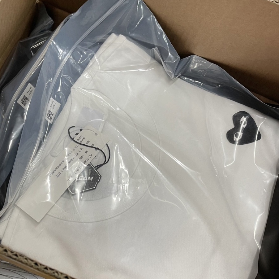 Play Comme des Garcons Black Heart T-Shirt White 착용 스타일