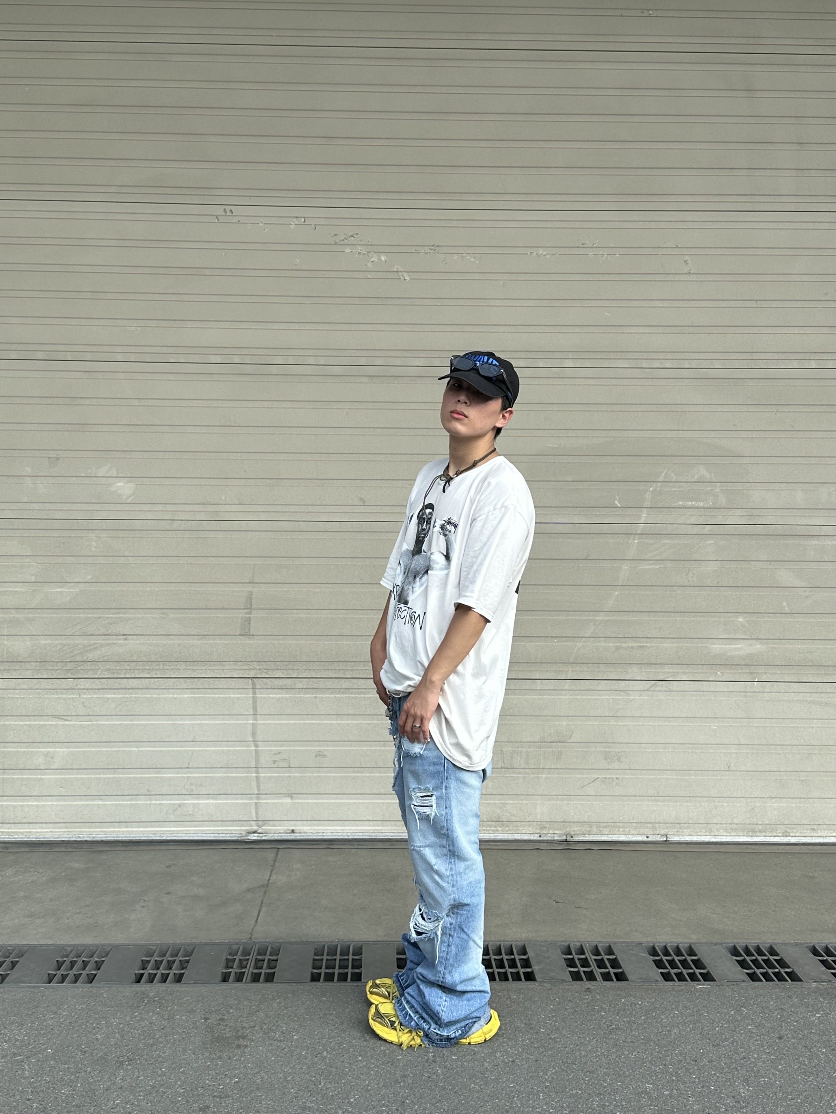 Stussy x Martine Rose Stand Firm Pigment Dyed T-Shirt Natural, Balenciaga 3XL Sneakers Yellow Black 착용 스타일 - 1