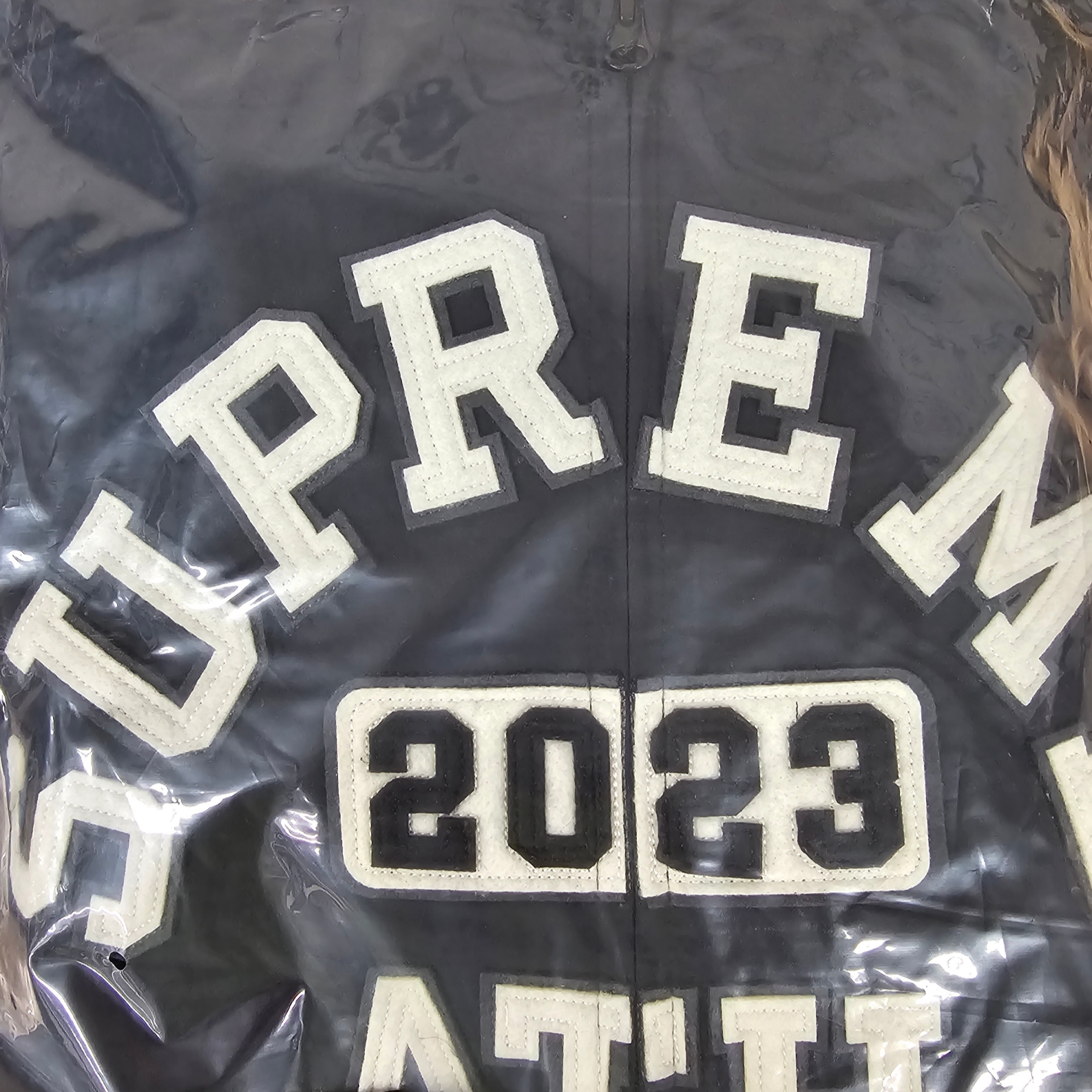 Supreme Applique Hooded Track Jacket Black - 23SS 착용 스타일