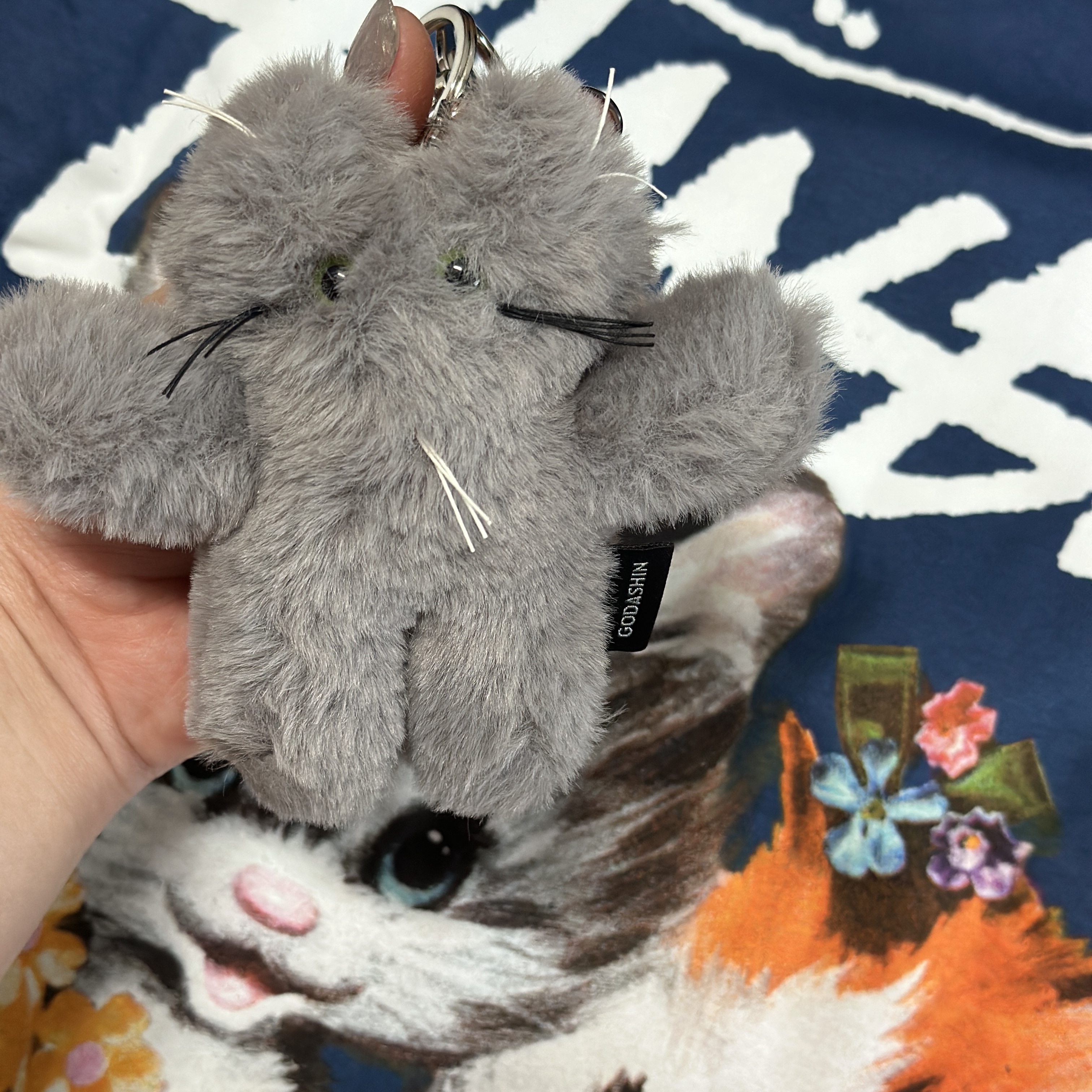 Godashin Cats Keyring Grey 착용 스타일