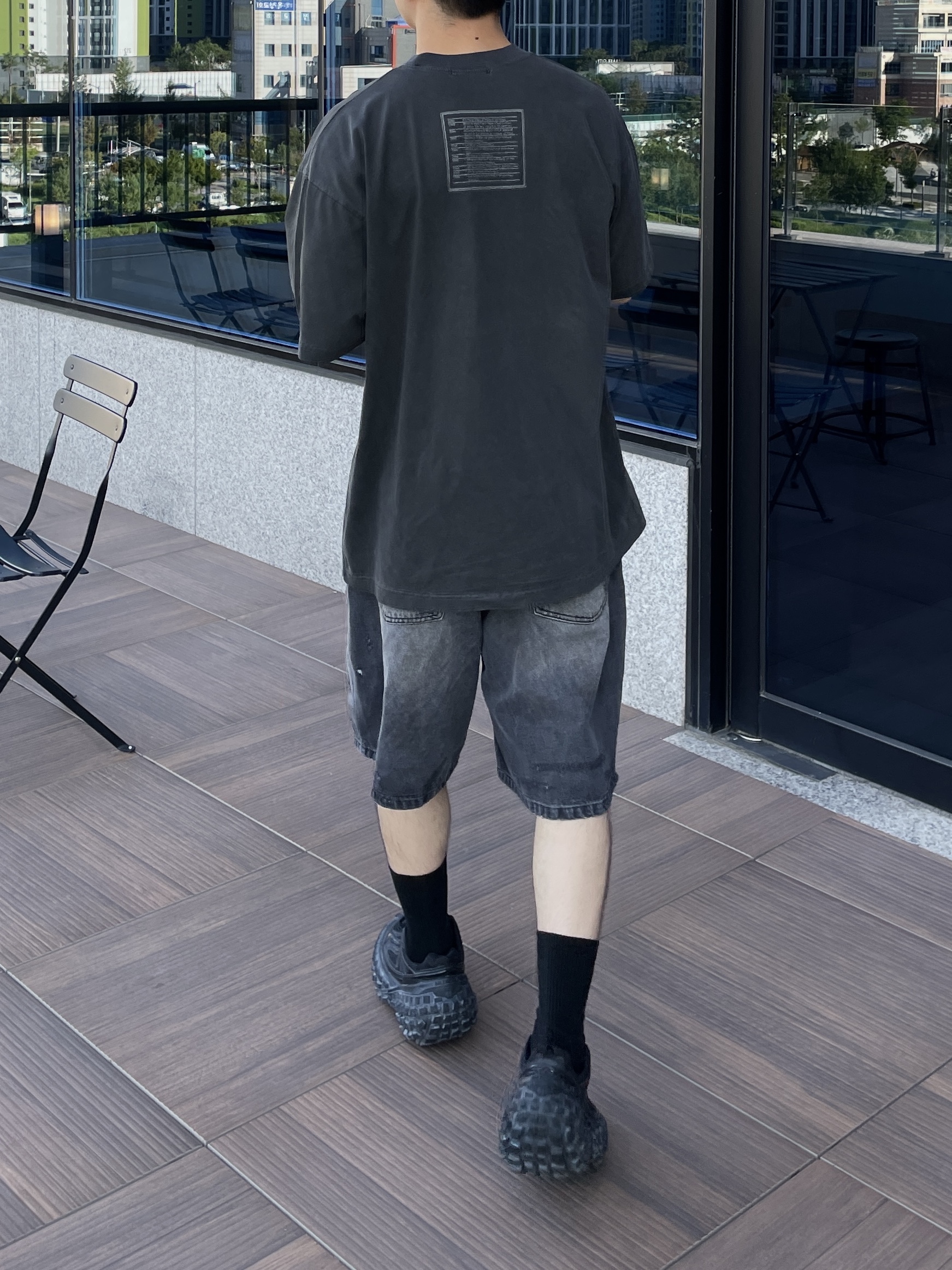 Balenciaga Defender Sneakers Black 착용 스타일 - 3