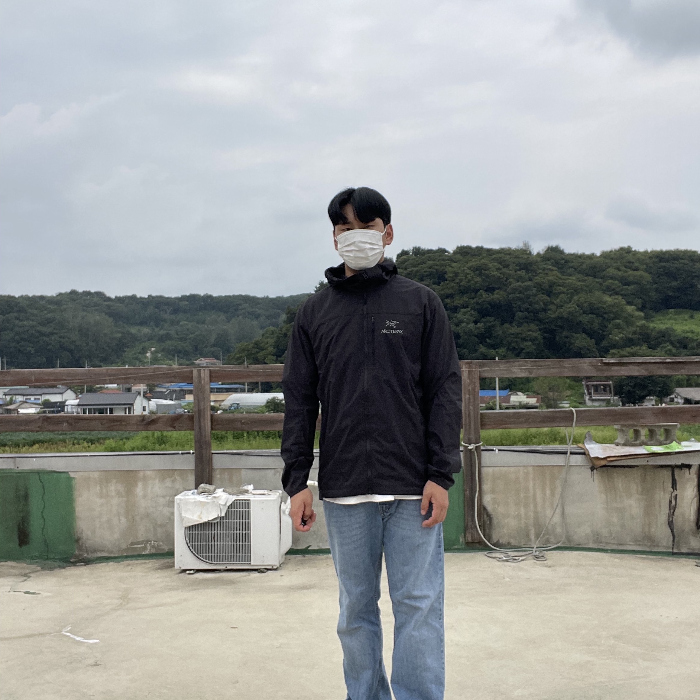 Arc'teryx Squamish Hoody Black 착용 스타일 - 1