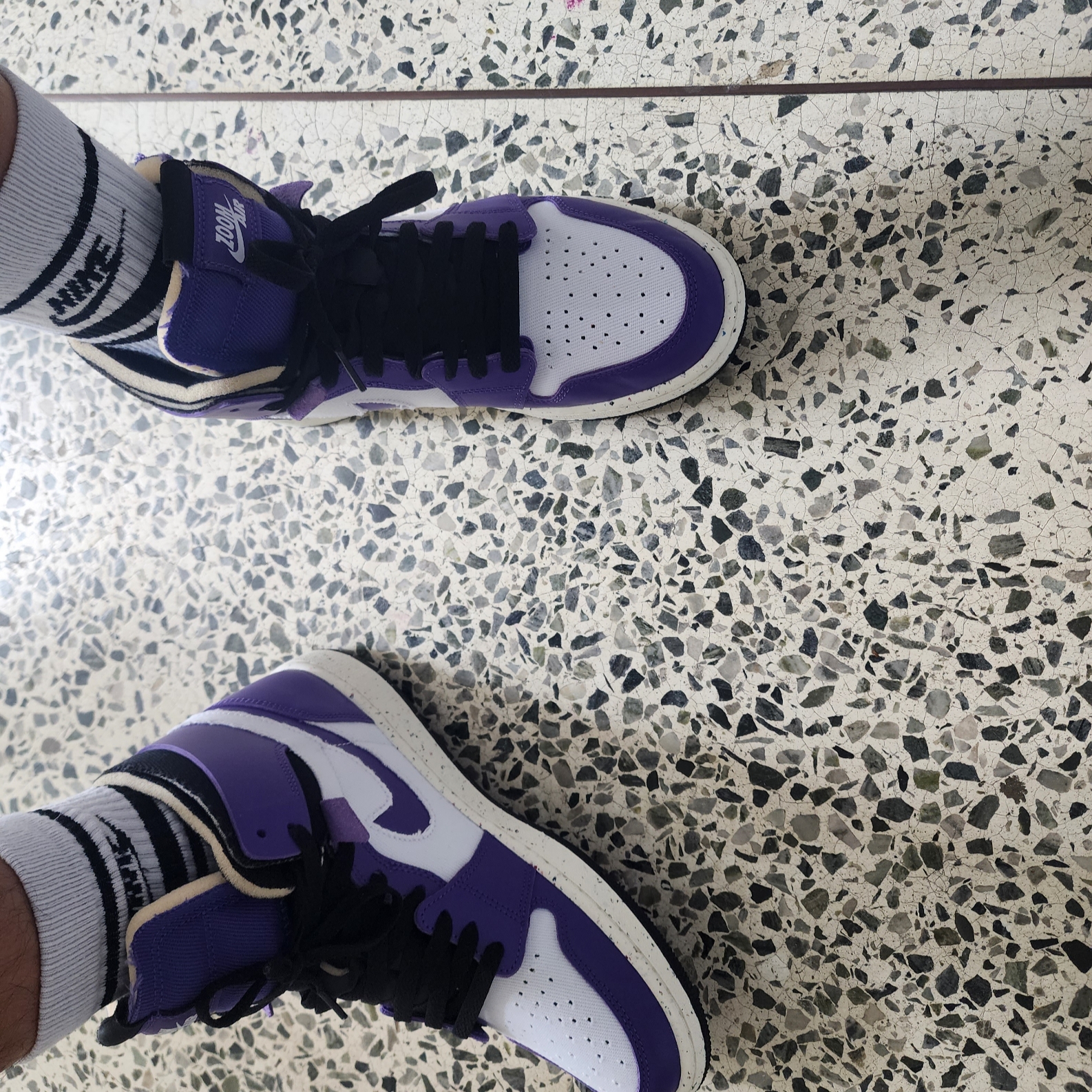Jordan 1 Zoom Air CMFT Dark Iris 착용 스타일 - 1