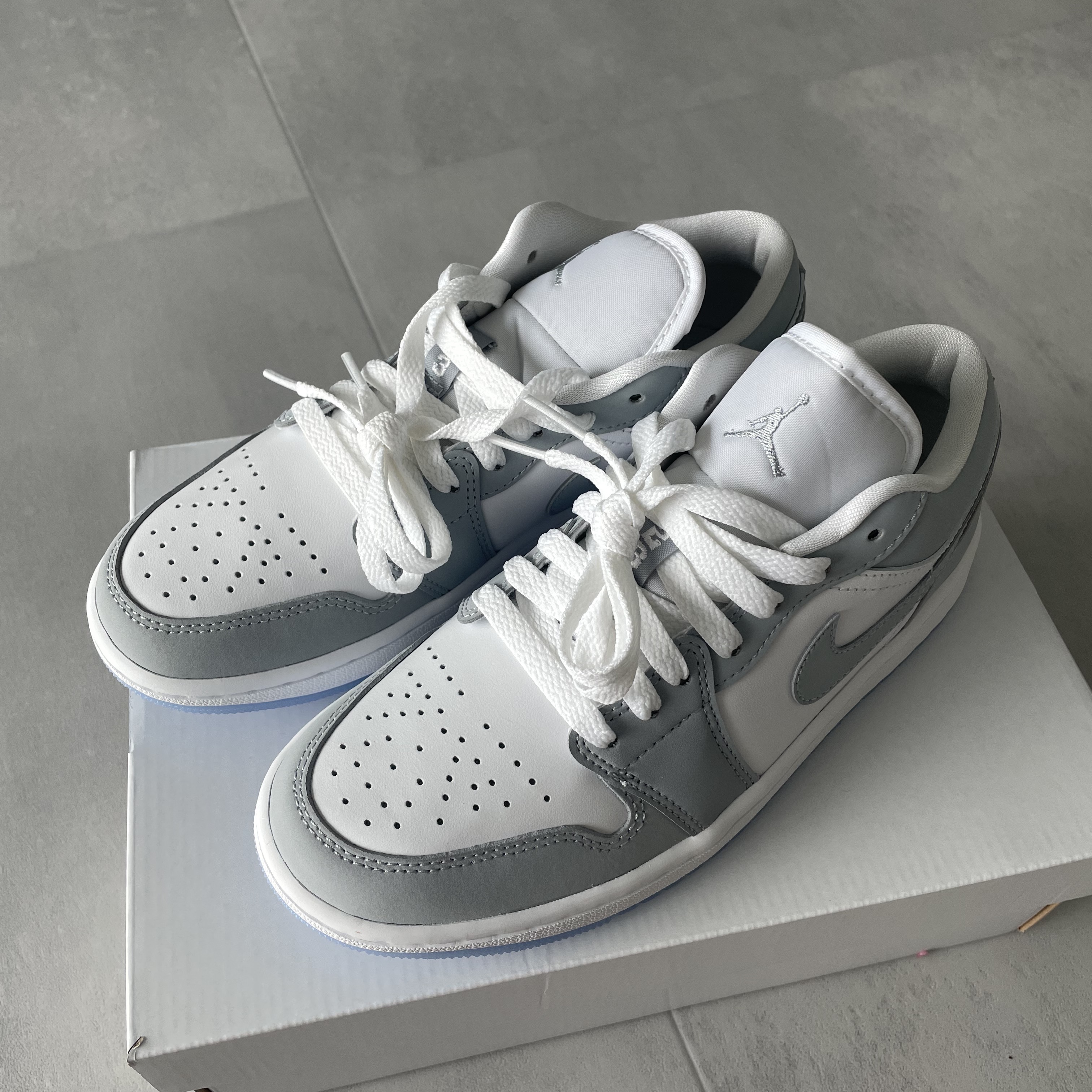 (W) Jordan 1 Low White Wolf Grey 착용 스타일