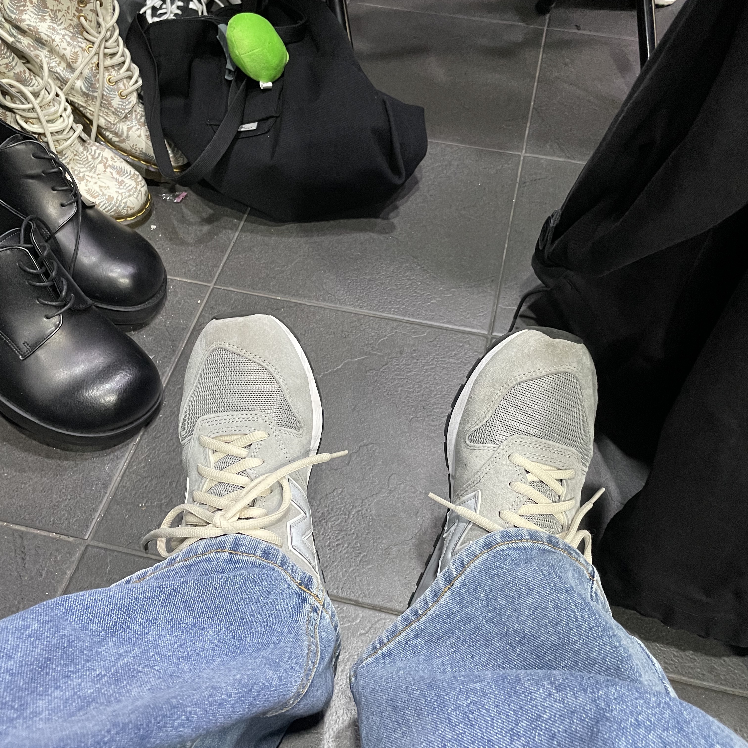 New Balance 996 Grey 착용 스타일