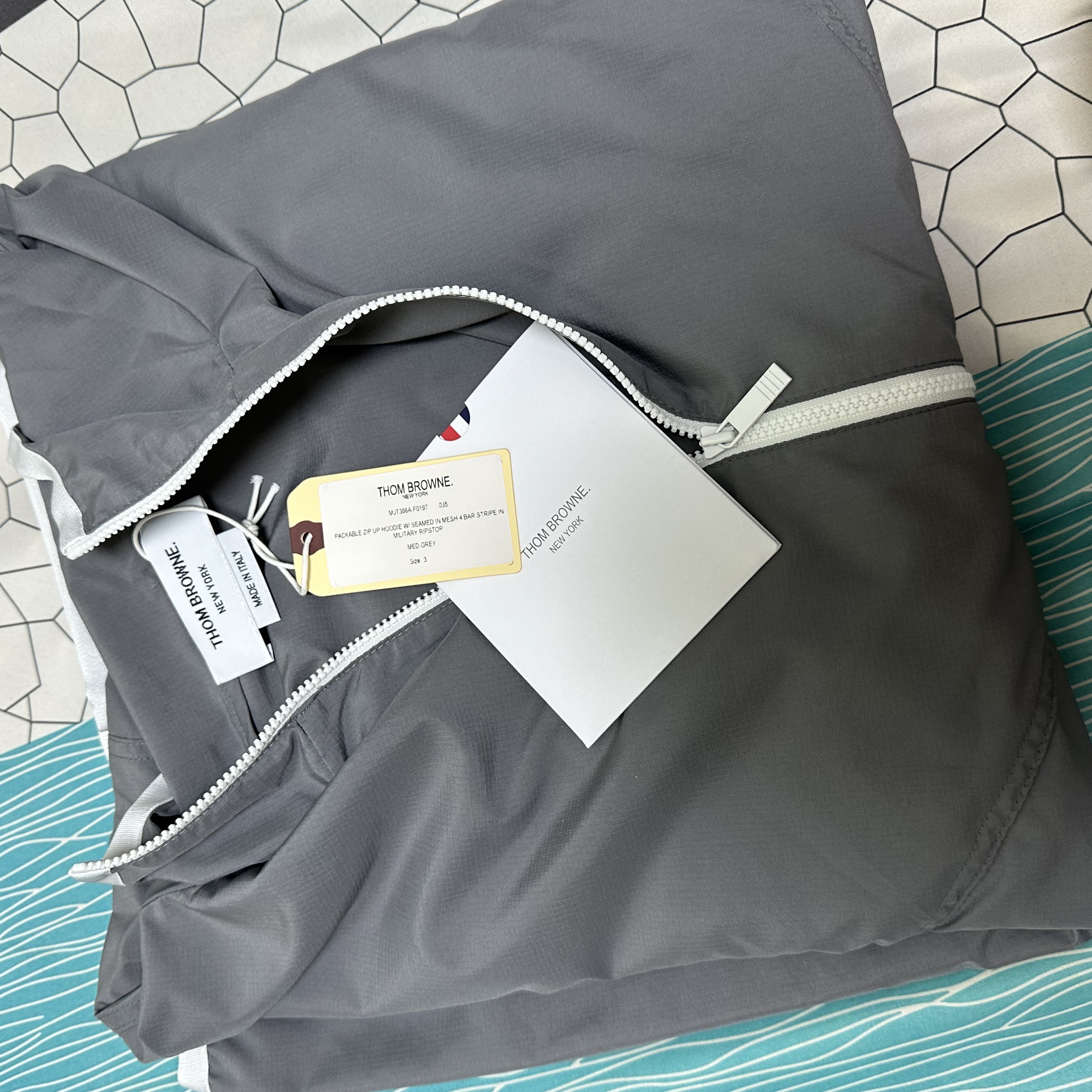 Thom Browne Military Ripstop Mesh 4-Bar Packable Zip Hoodie Medium Grey 착용 스타일