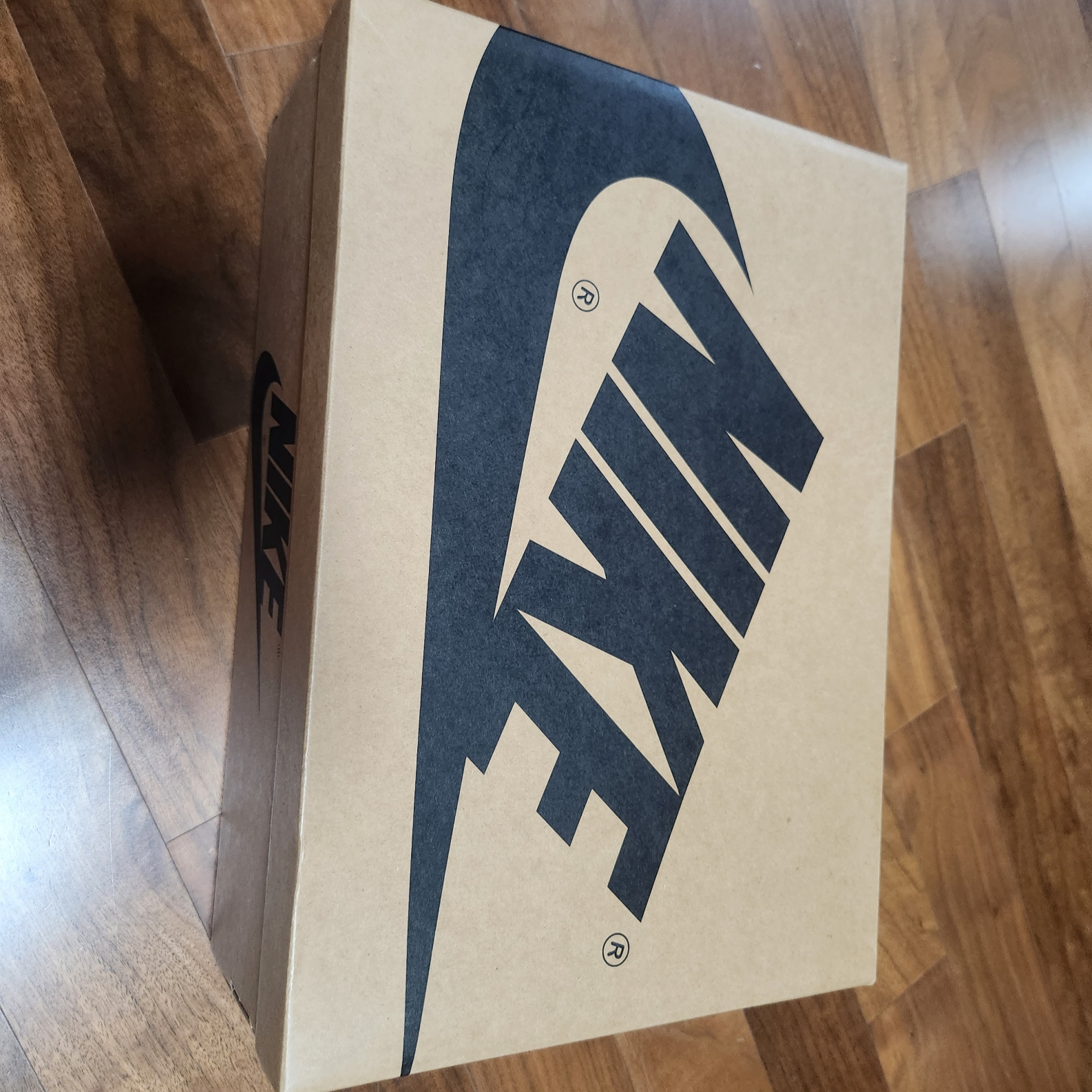 Jordan 1 Zoom Air CMFT Dark Iris 착용 스타일 - 1