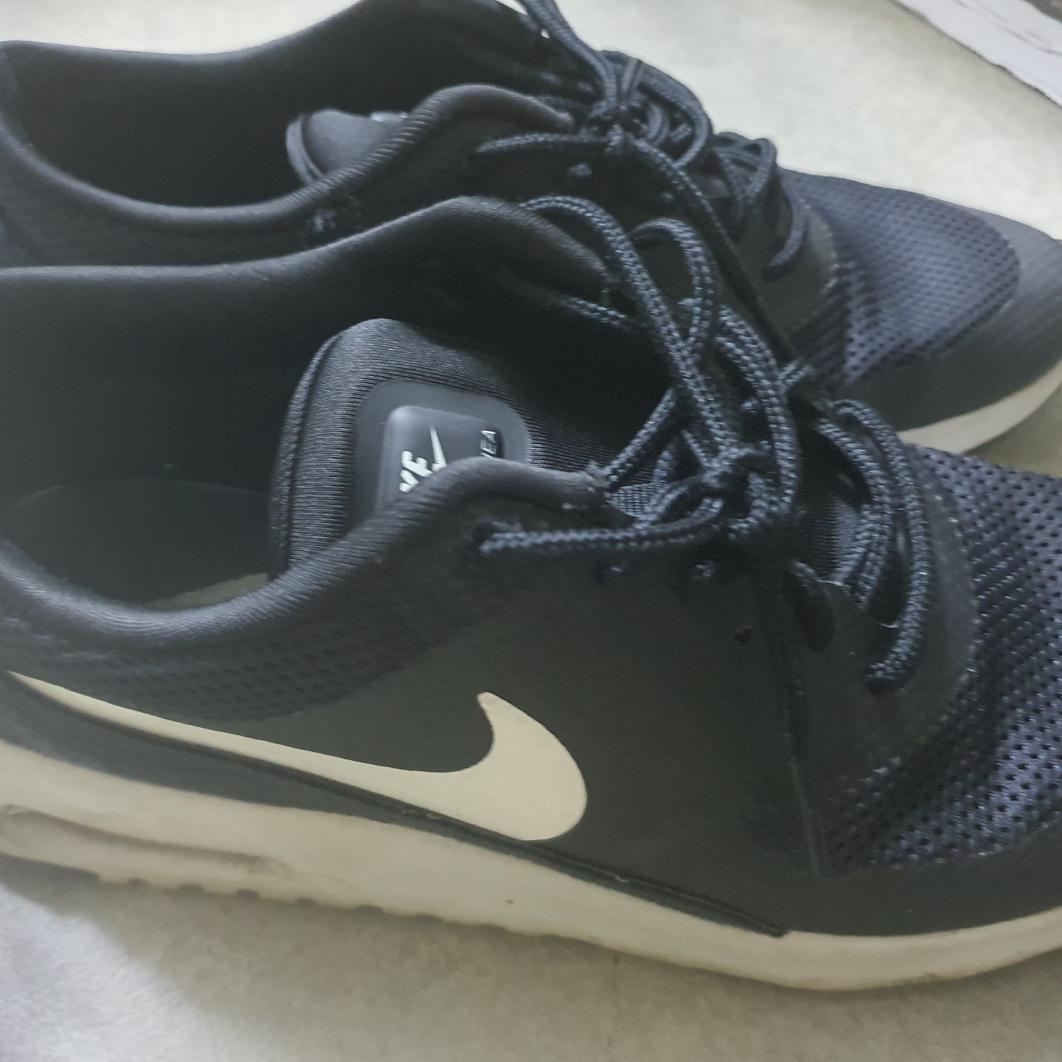 (W) Nike Air Max Thea Black 착용 스타일 - 1