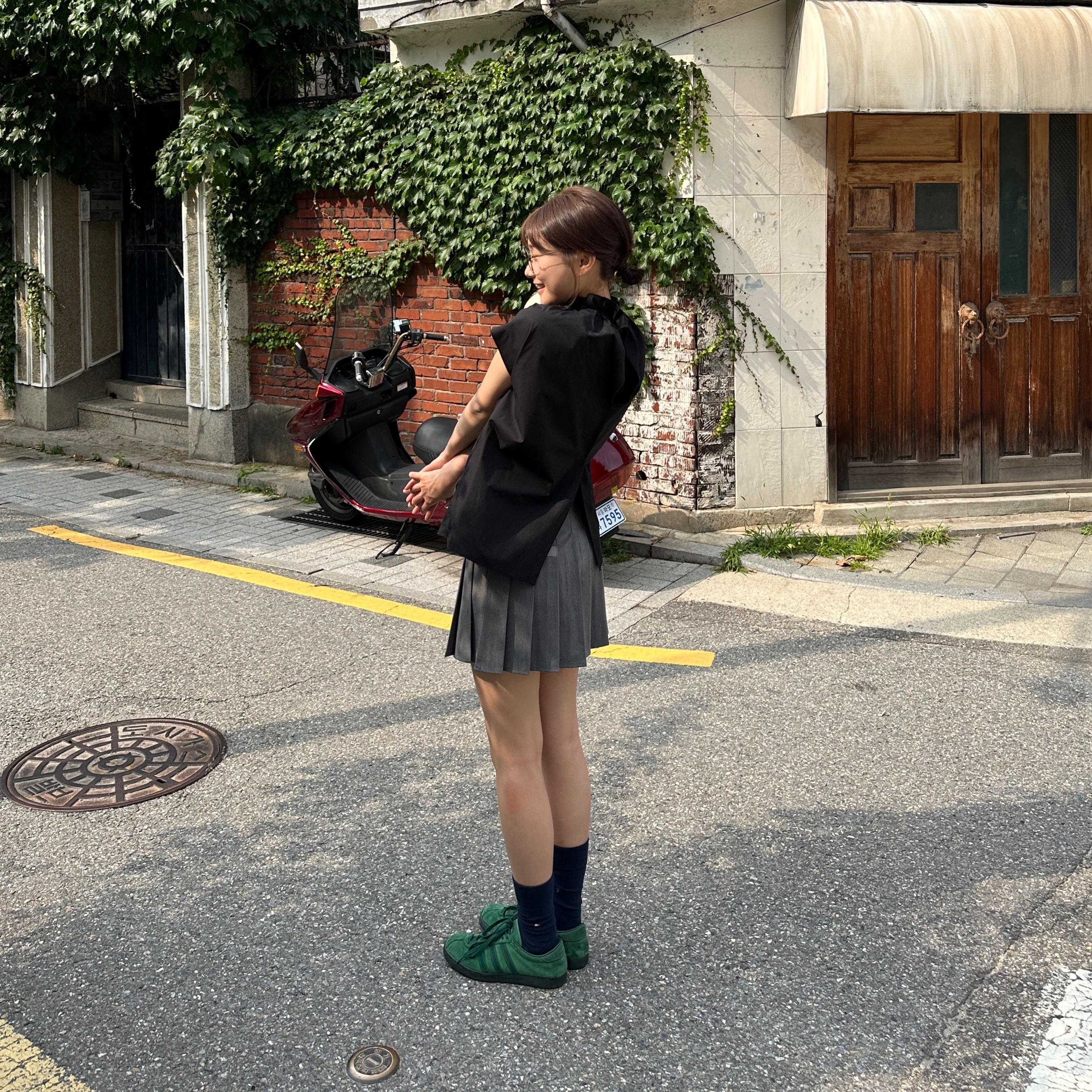 Adidas Tobacco Gruen Dark Green 착용 스타일 - 3