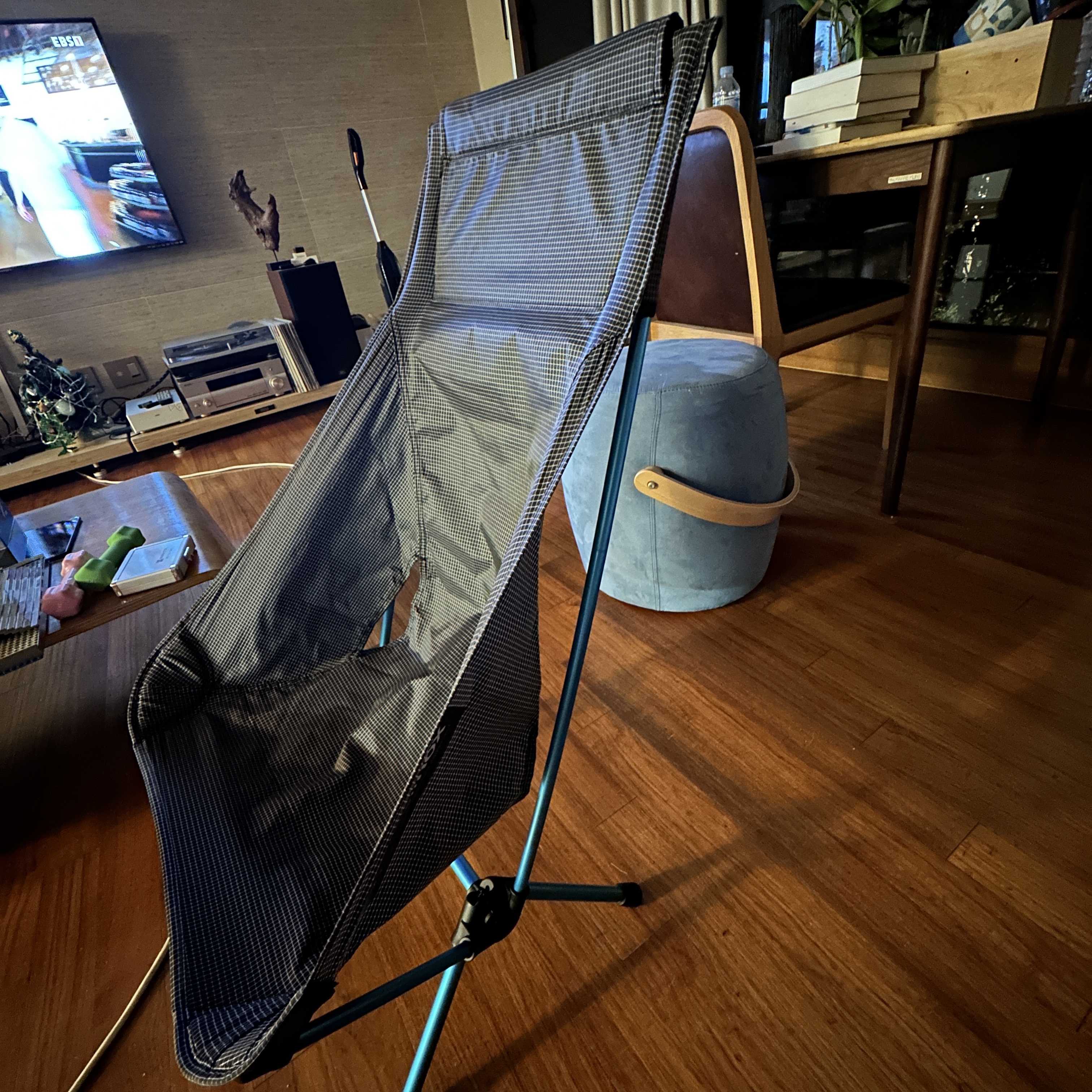 Helinox Chair Zero High-Back Black 착용 스타일