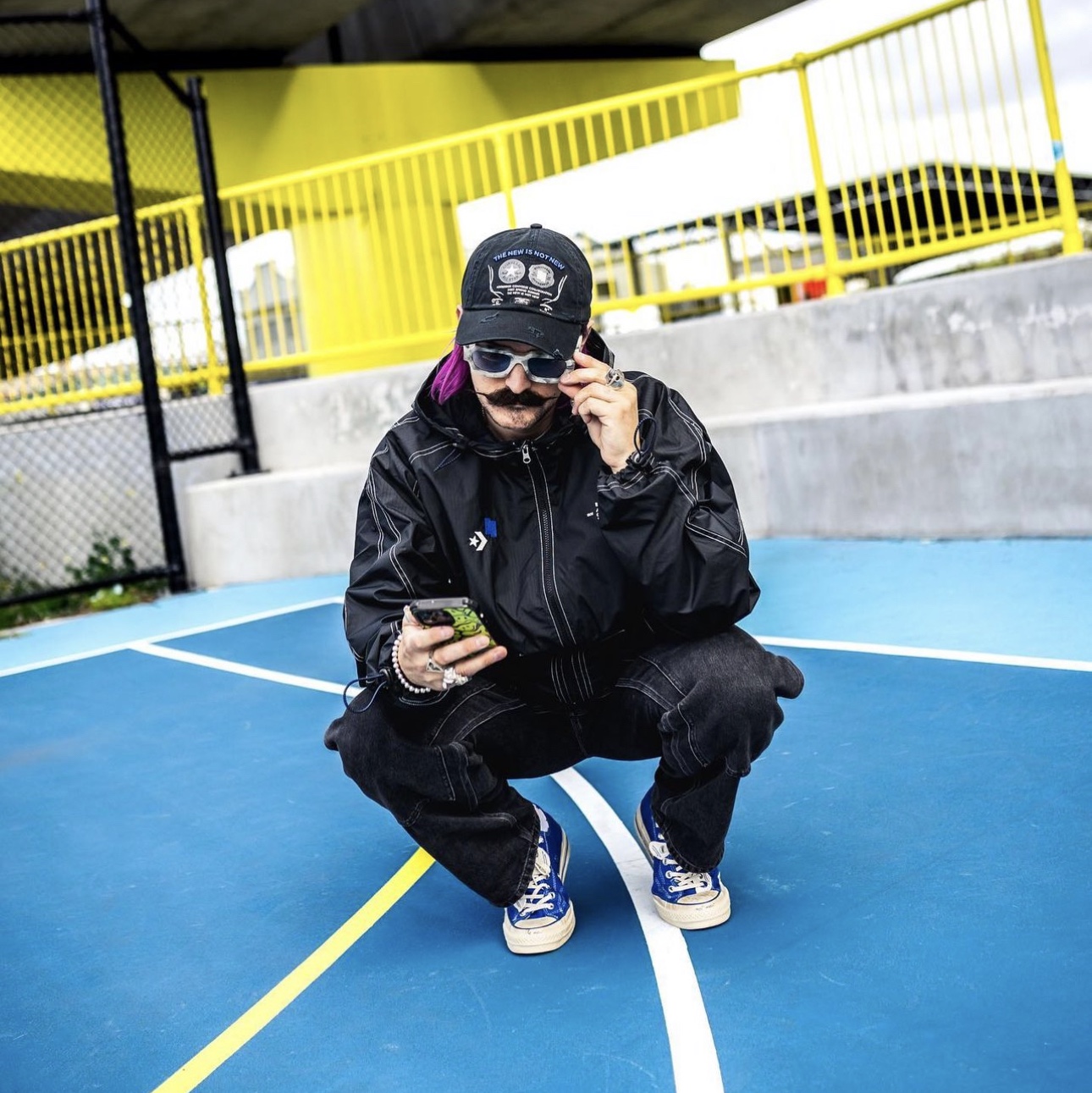 Converse x Ader Error Chuck 70 Ox Imperial Blue 착용 스타일 - 3