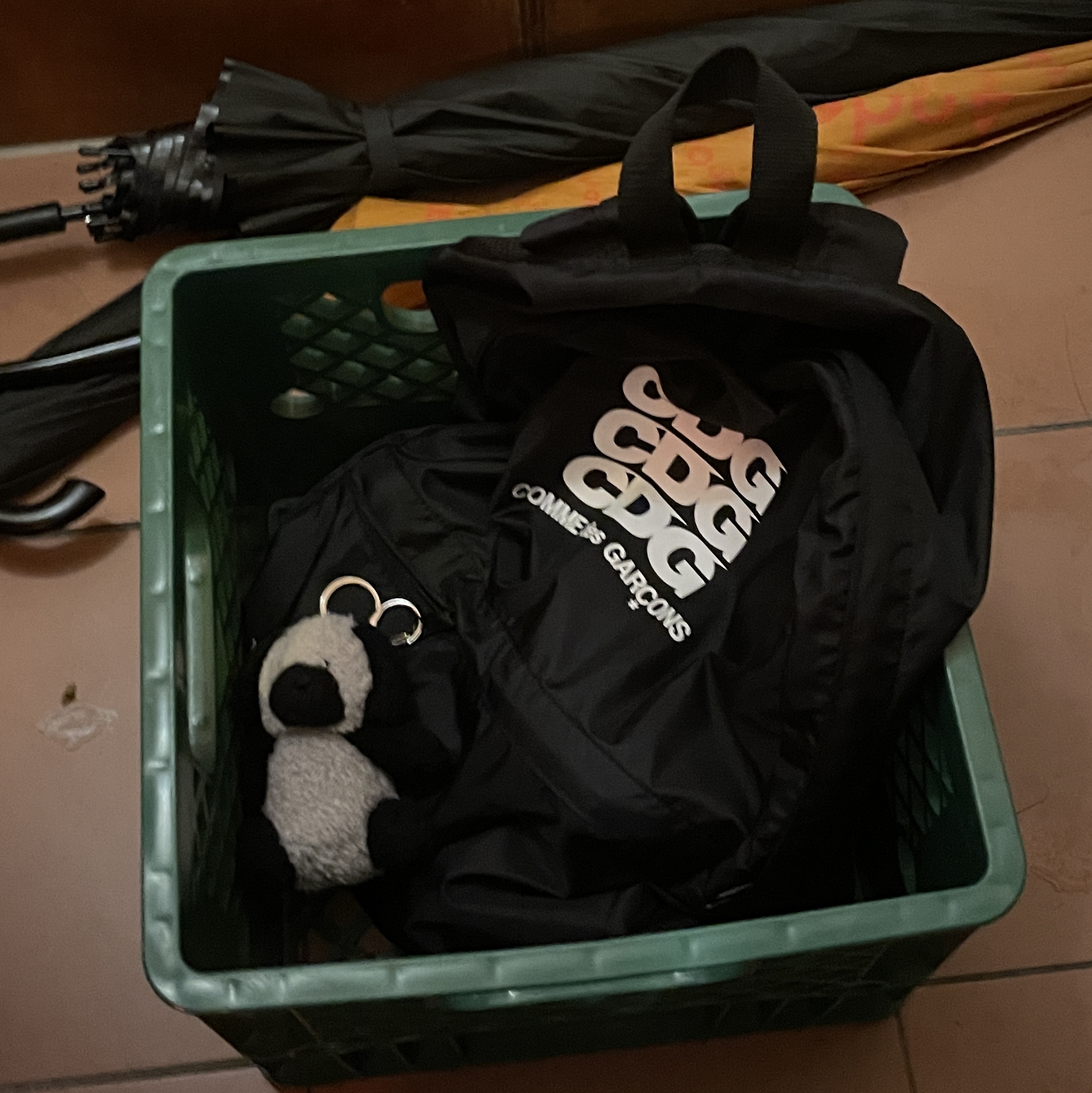 CDG Backpack Black 착용 스타일