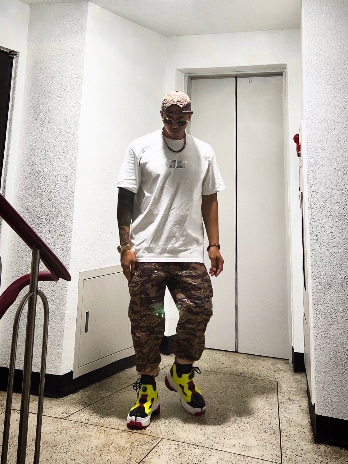 Supreme x Undercover Studded 6-Panel Brown Camo - 23SS, Supreme x Undercover Studded Cargo Pant Brown - 23SS 착용 스타일 - 3
