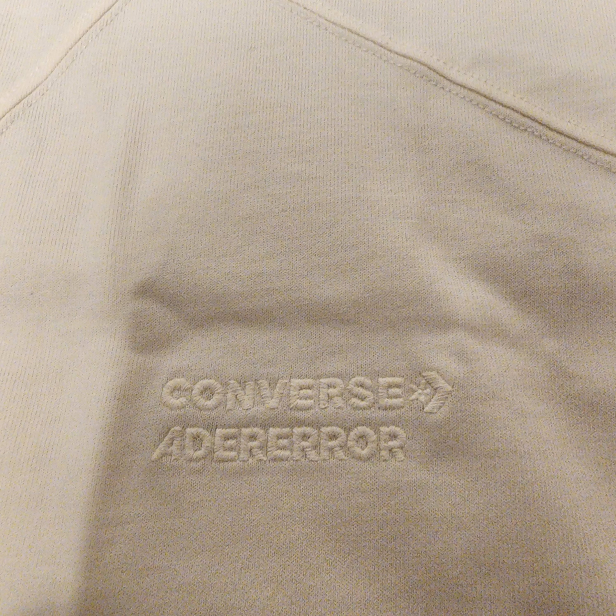 Converse x Ader Error Shapes T-Shirt Cloud Dancer 착용 스타일 - 4