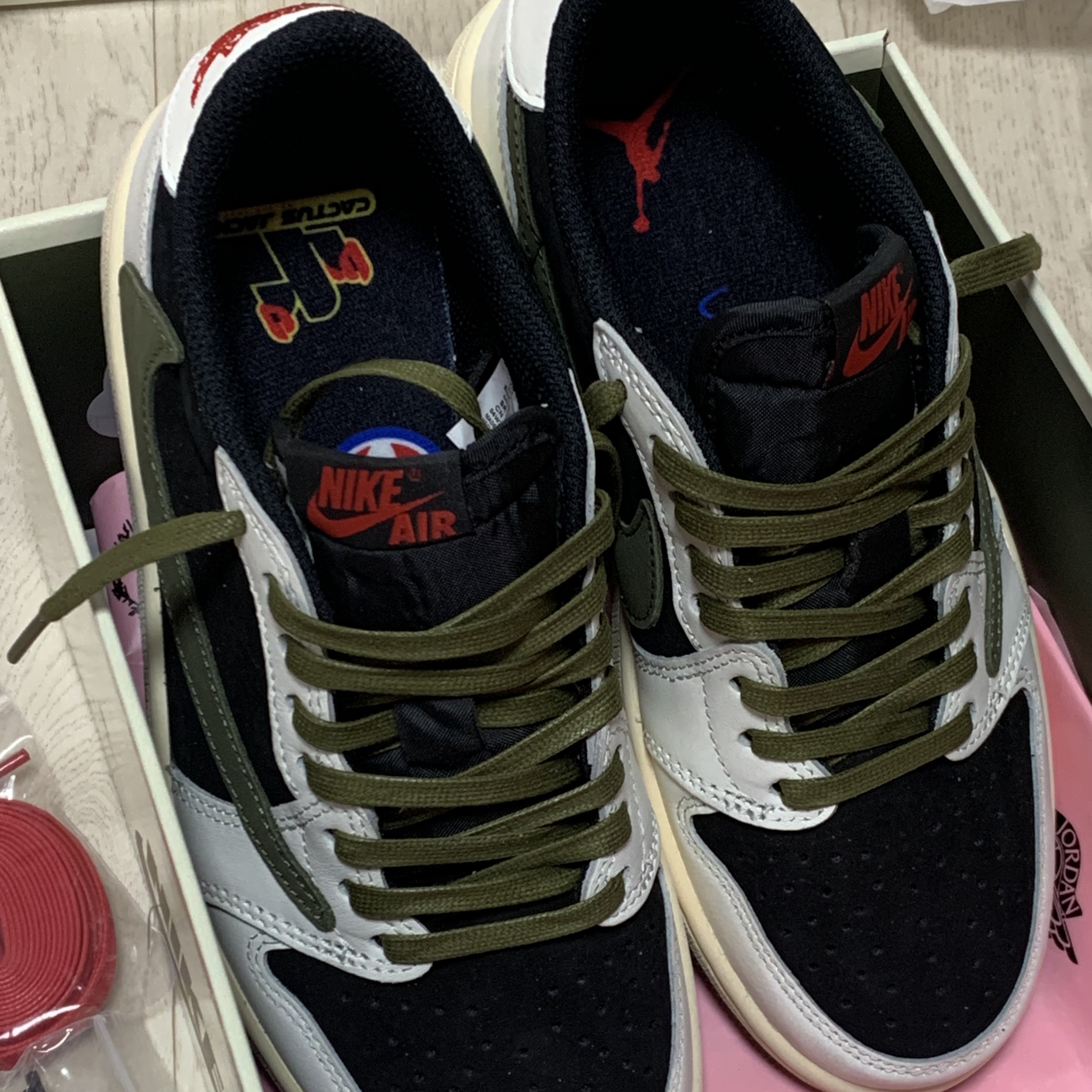 (W) Jordan 1 x Travis Scott Retro Low OG SP Medium Olive 착용 스타일