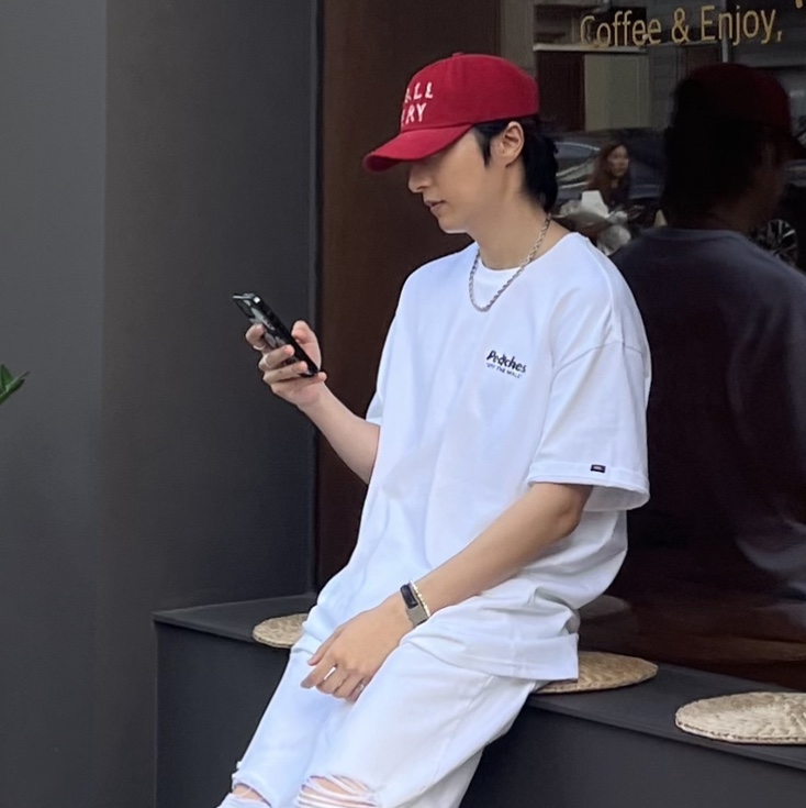 Maison Mihara Yasuhiro Wayne OG Sole Leather Low-top Sneakers Black White, Vans x Peaches. Staple S/S T-Shirt White 착용 스타일 - 3