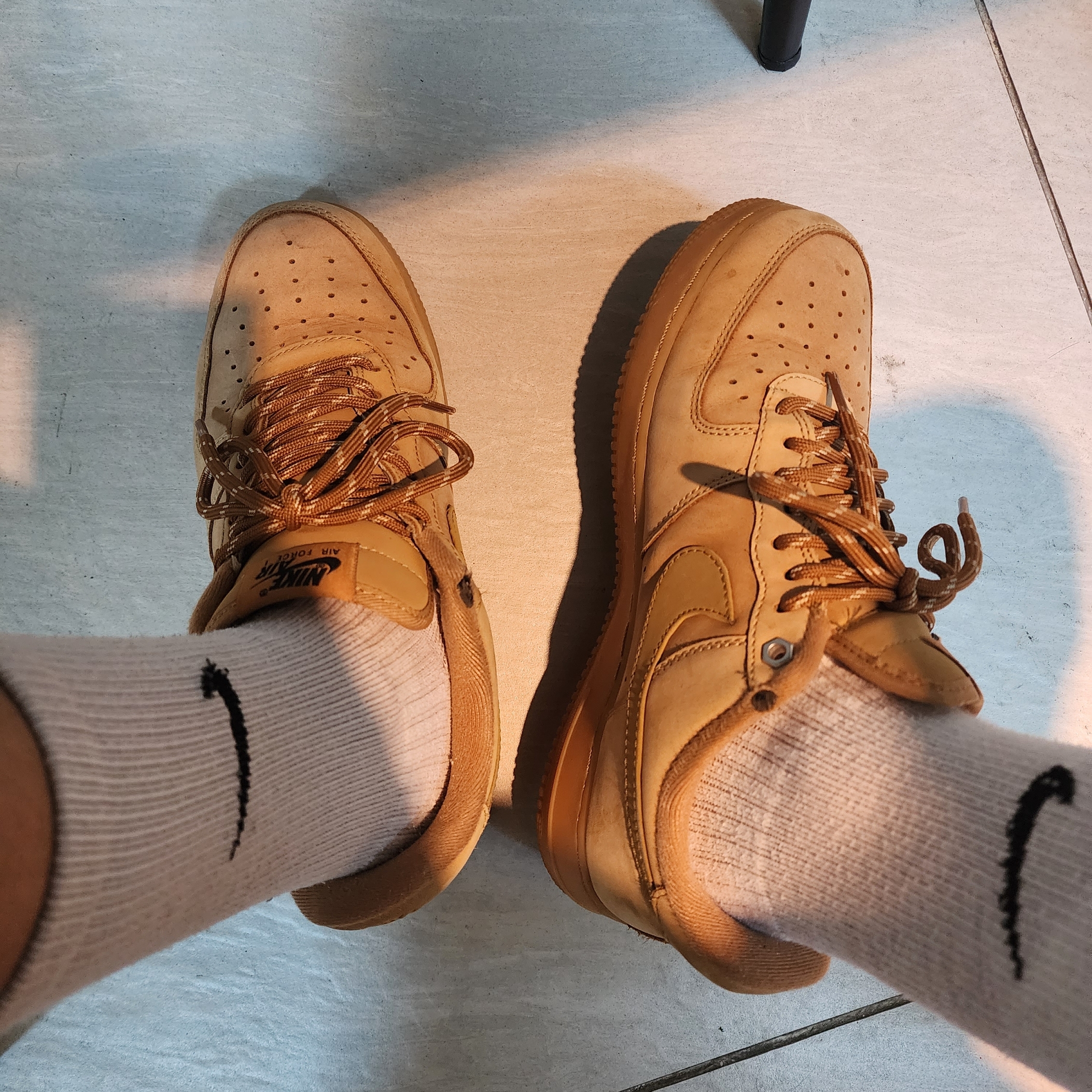 Nike Air Force 1 '07 WB Flax 착용 스타일
