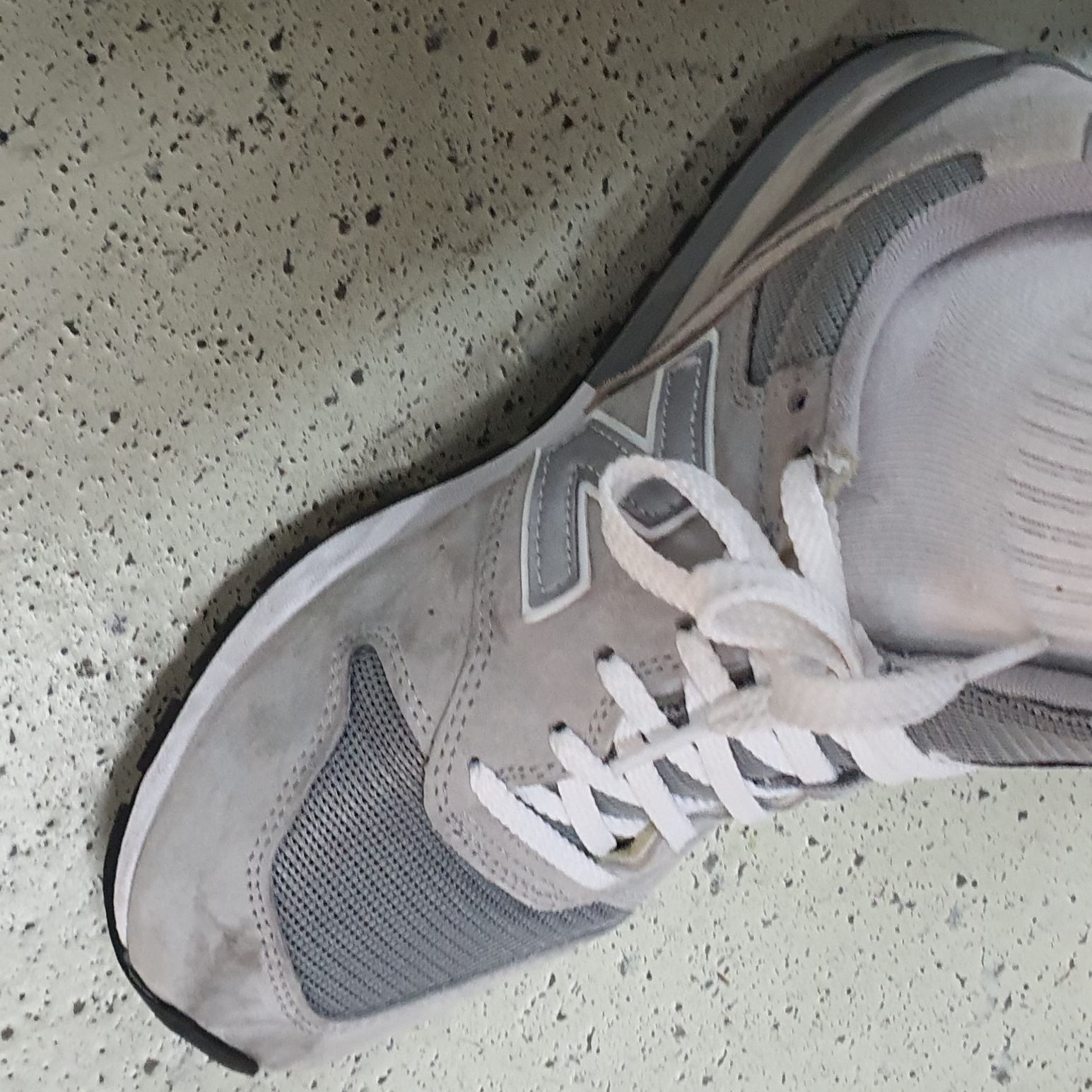 New Balance 996 Grey 착용 스타일 - 3