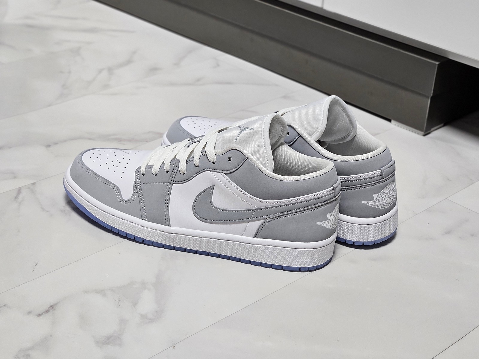 (W) Jordan 1 Low White Wolf Grey 착용 스타일 - 5