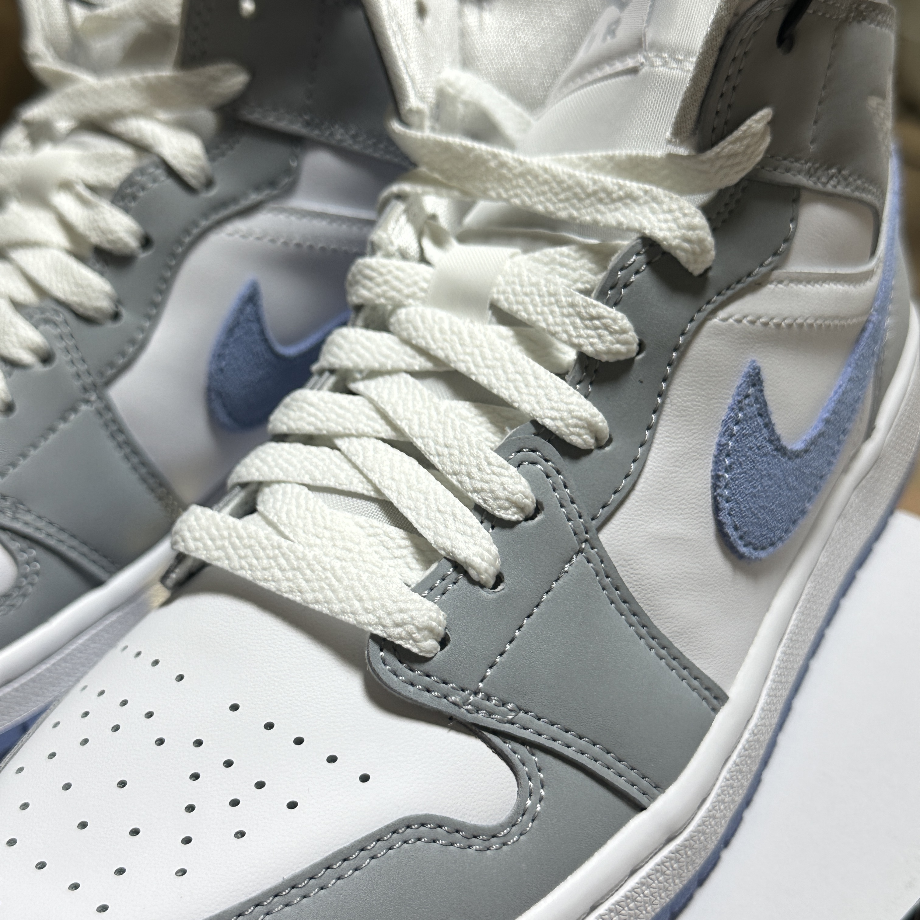 (W) Jordan 1 Mid Wolf Grey 착용 스타일