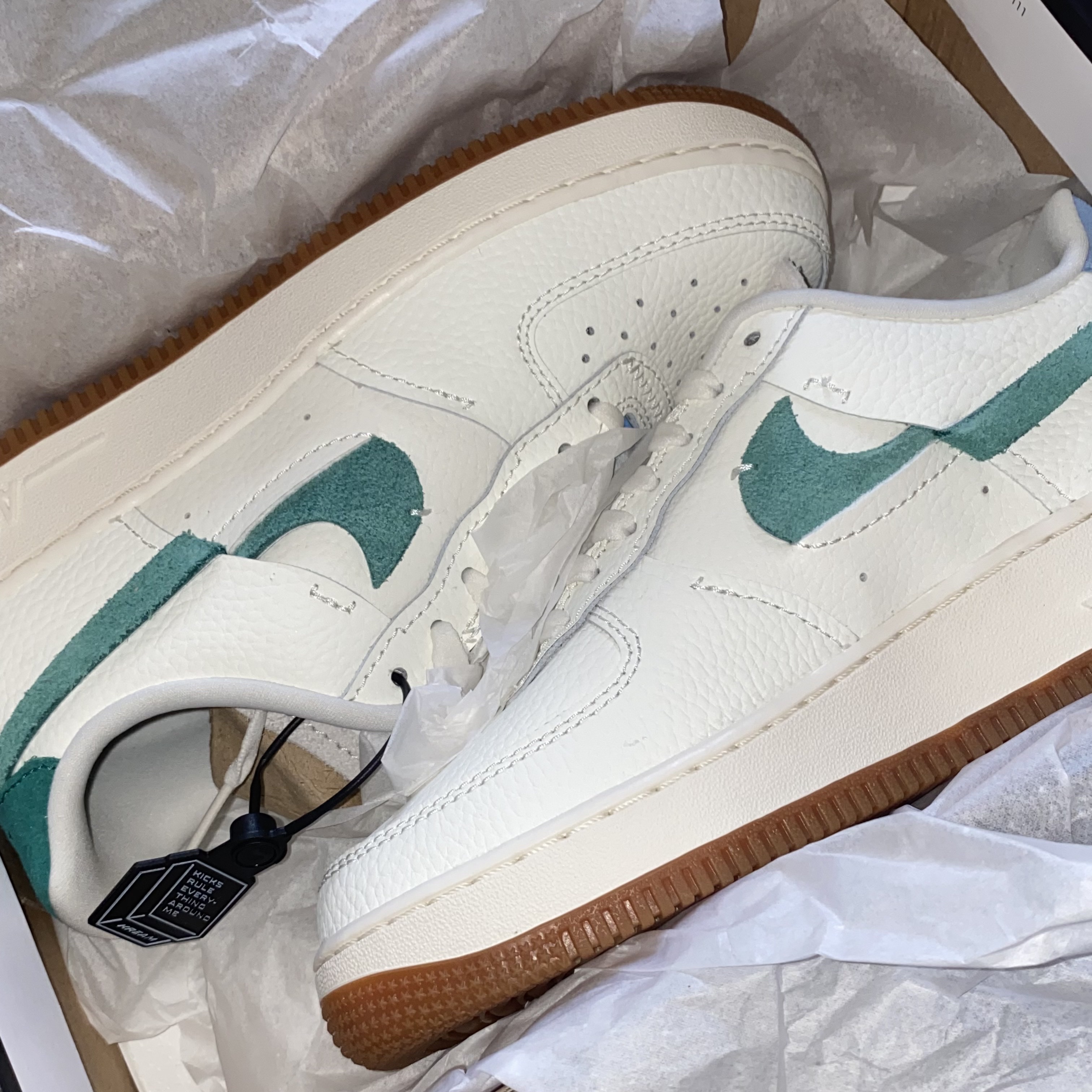 (W) Nike Air Force 1 Vandalized Sail Mystic Green 착용 스타일