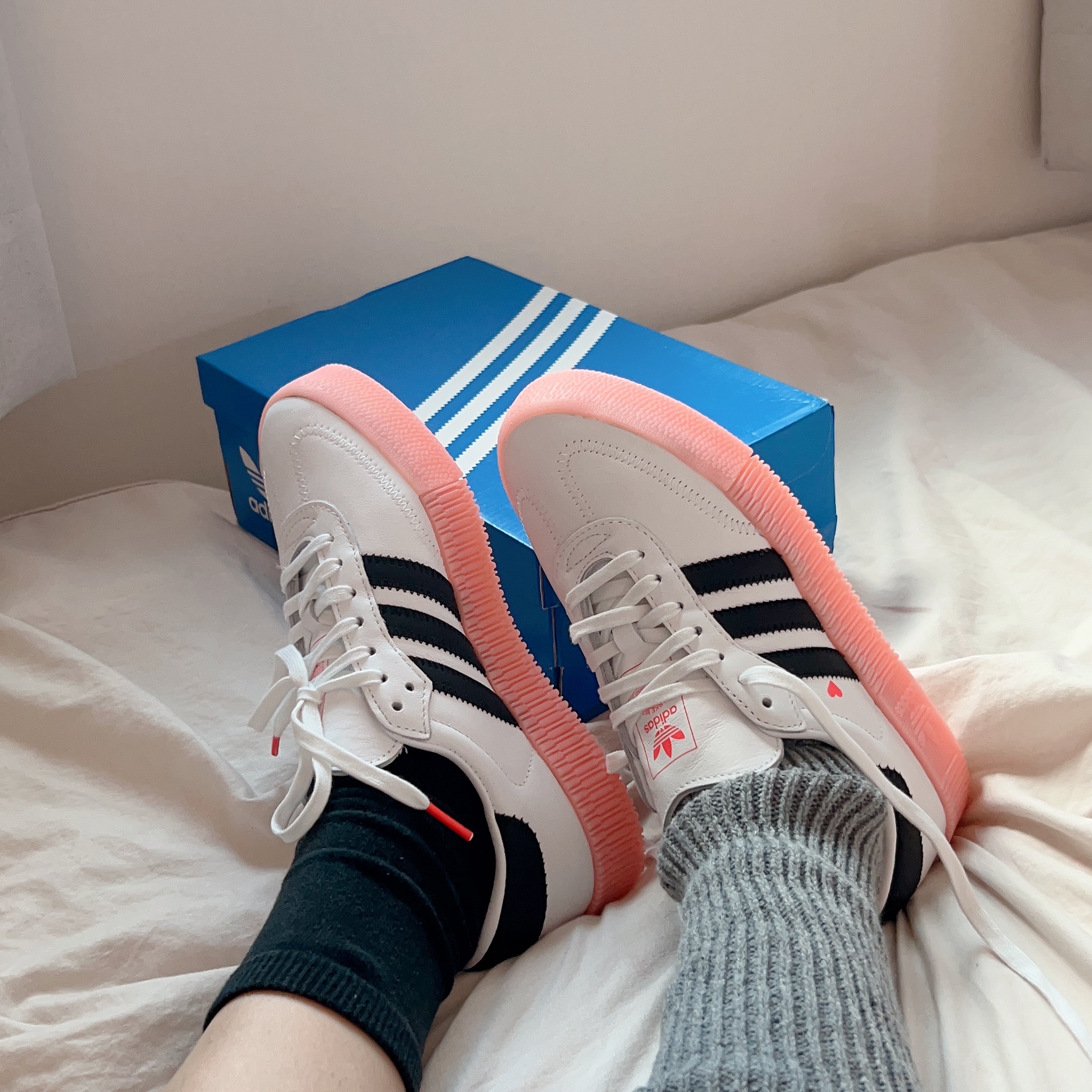 (W) Adidas Sambarose White Pink 착용 스타일