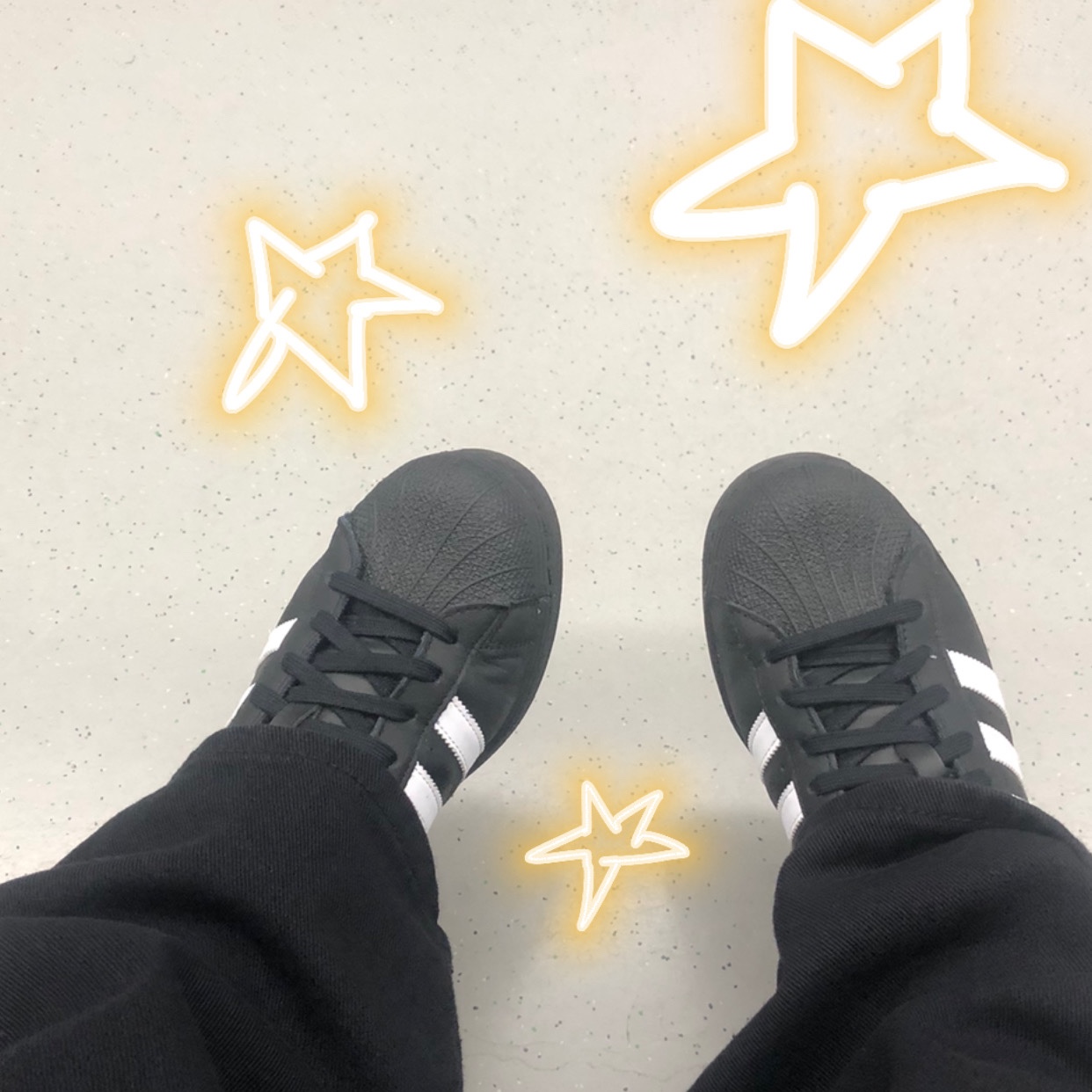 Adidas Superstar Core Black White 착용 스타일
